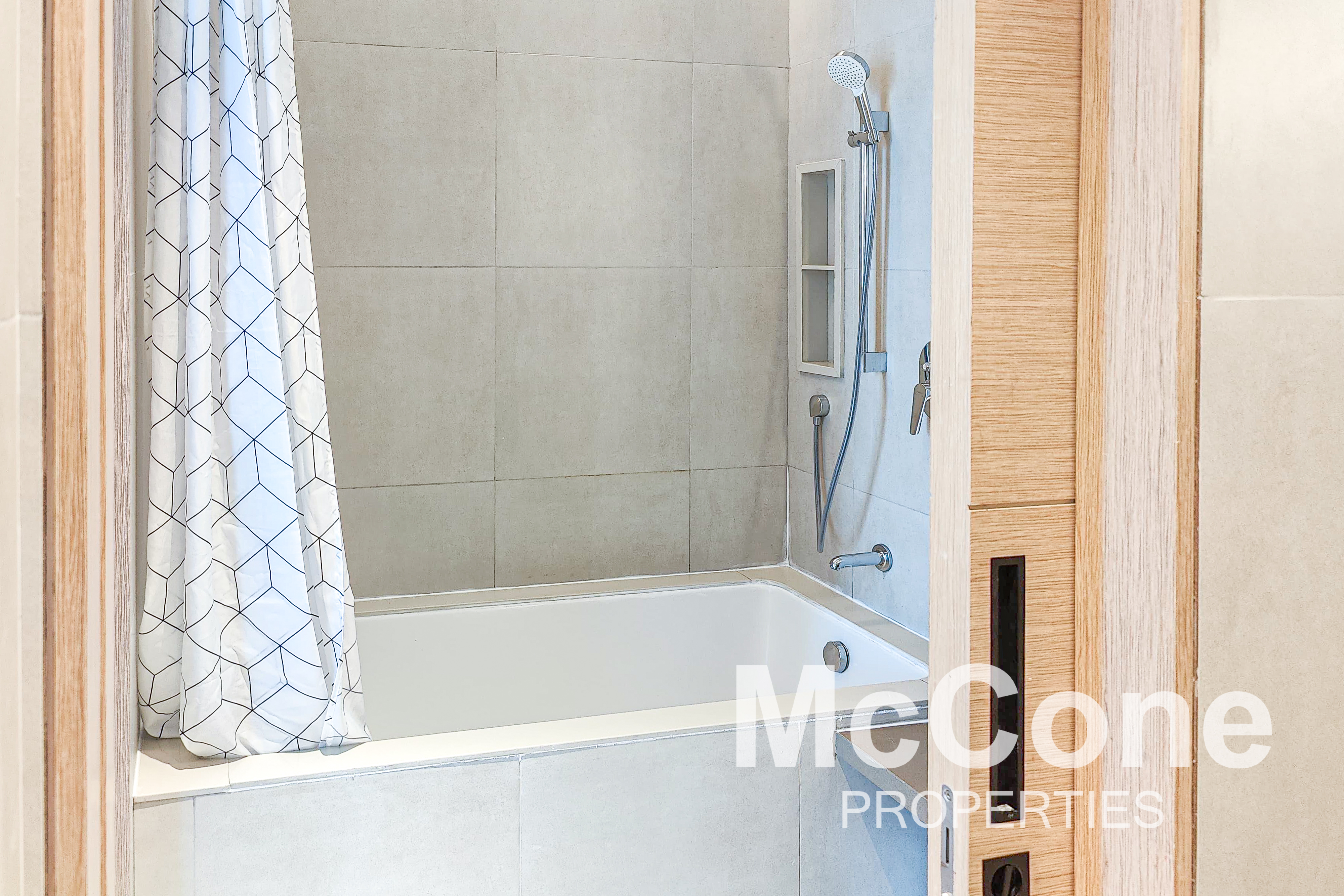 1 Bedroom Apartment for Rent in Jumeirah Gate Tower 1, Jumeirah Beach Residence — photo 7 of 11