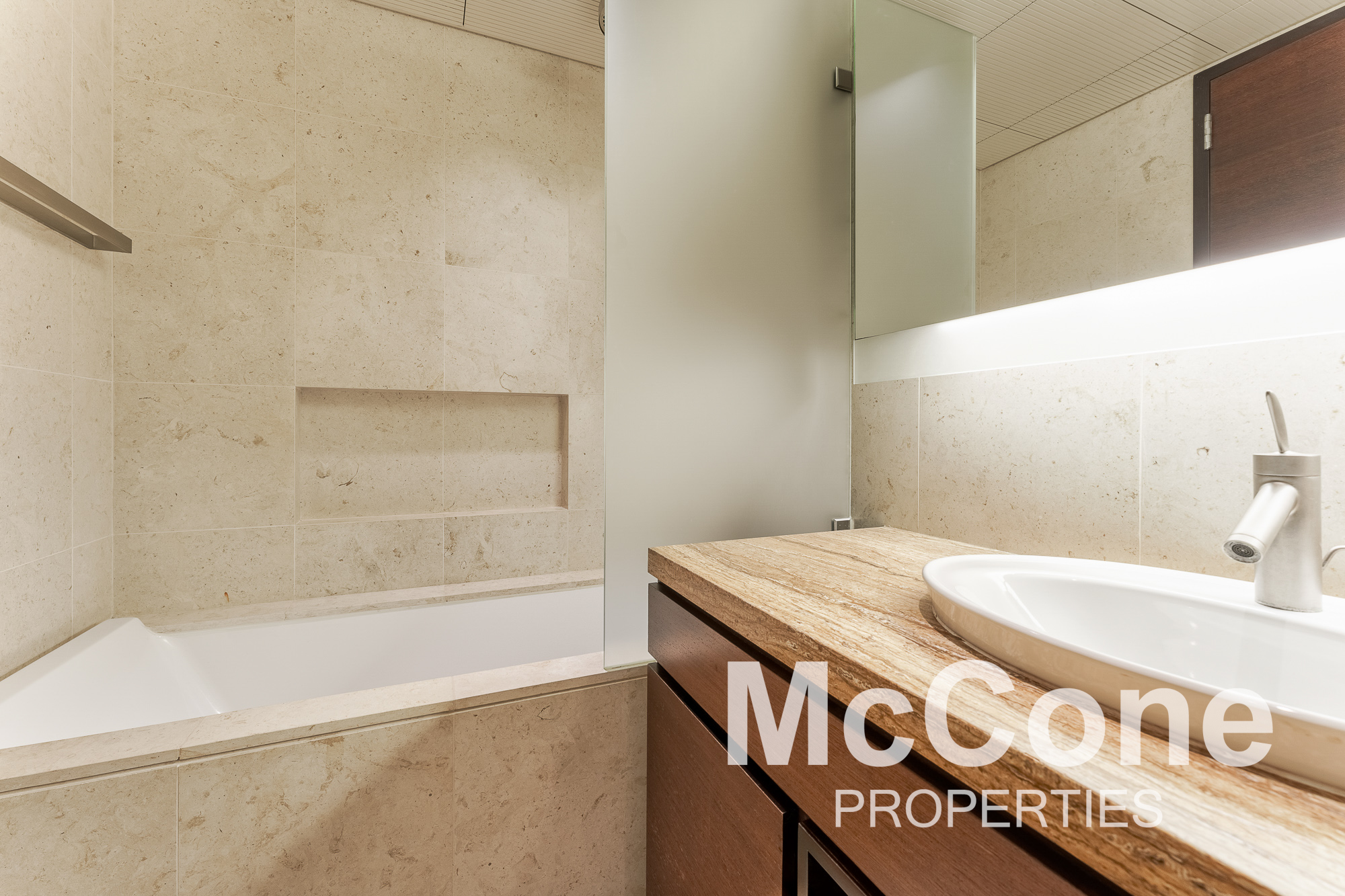 2 Bedroom Apartment for Rent in Burj Khalifa, Downtown Dubai — photograph 10 of 16
