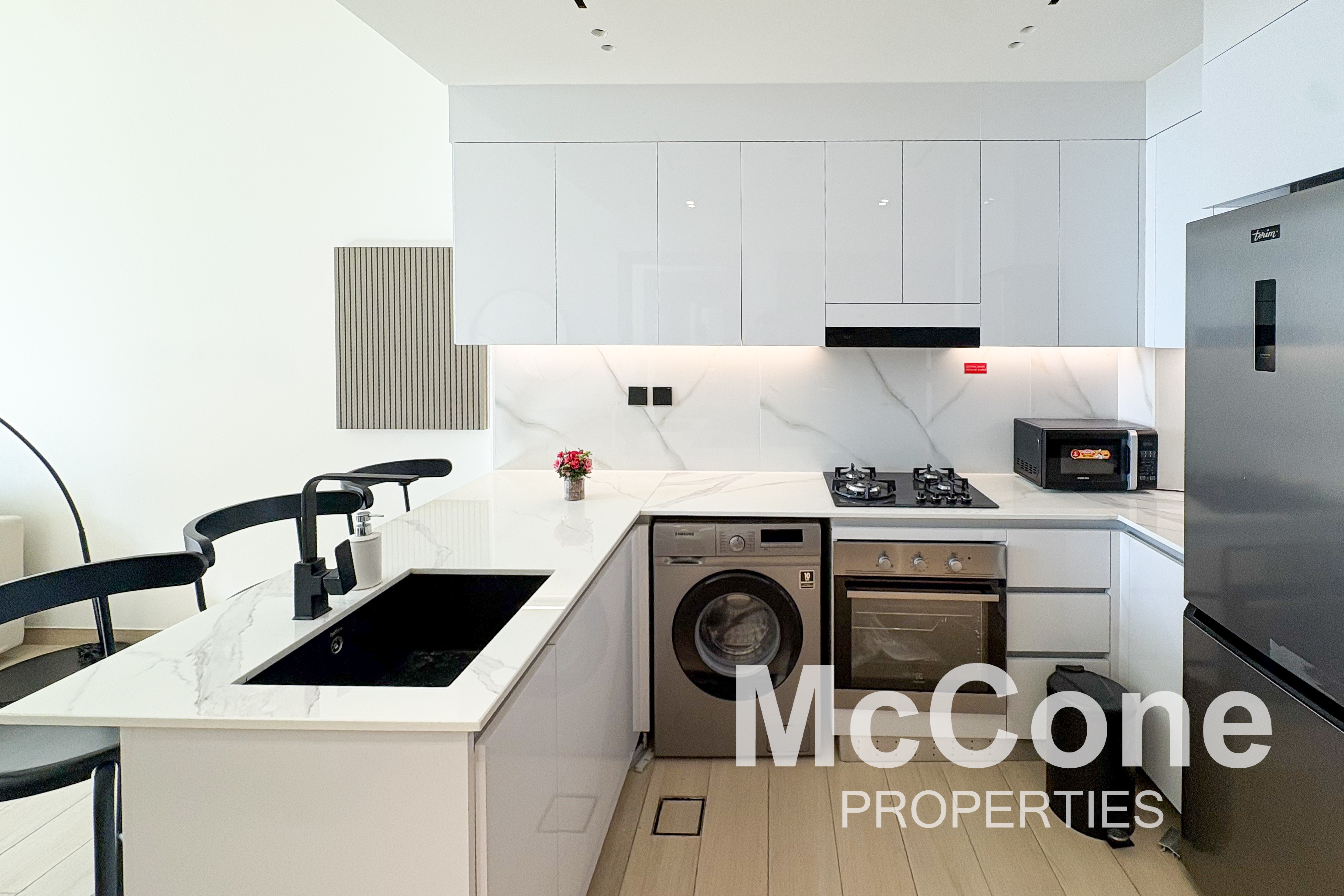 1 Bedroom Apartment for Rent in Binghatti Emerald, Jumeirah Village Circle — photo 3 of 10