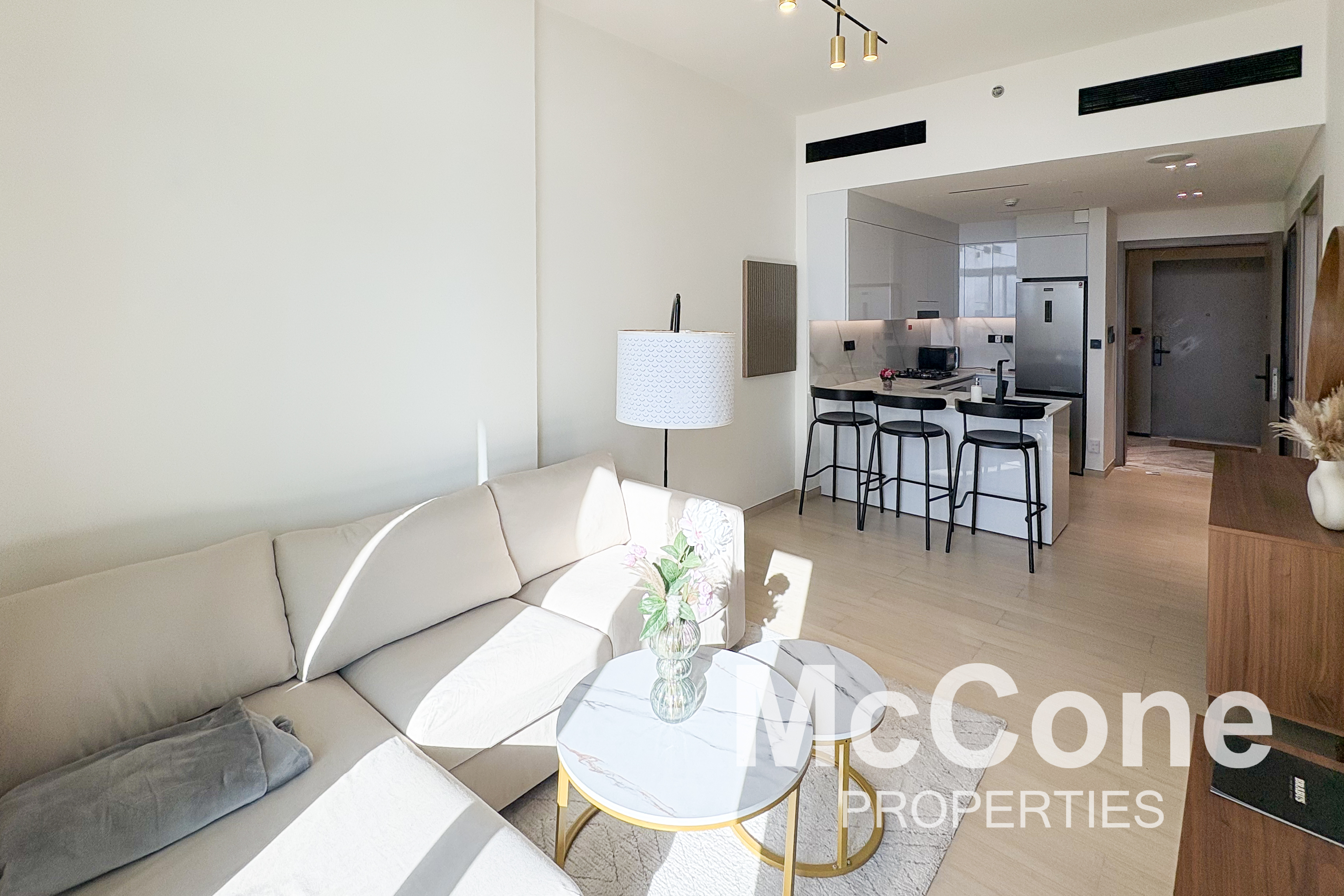 1 Bedroom Apartment for Rent in Binghatti Emerald, Jumeirah Village Circle — photo 2 of 10