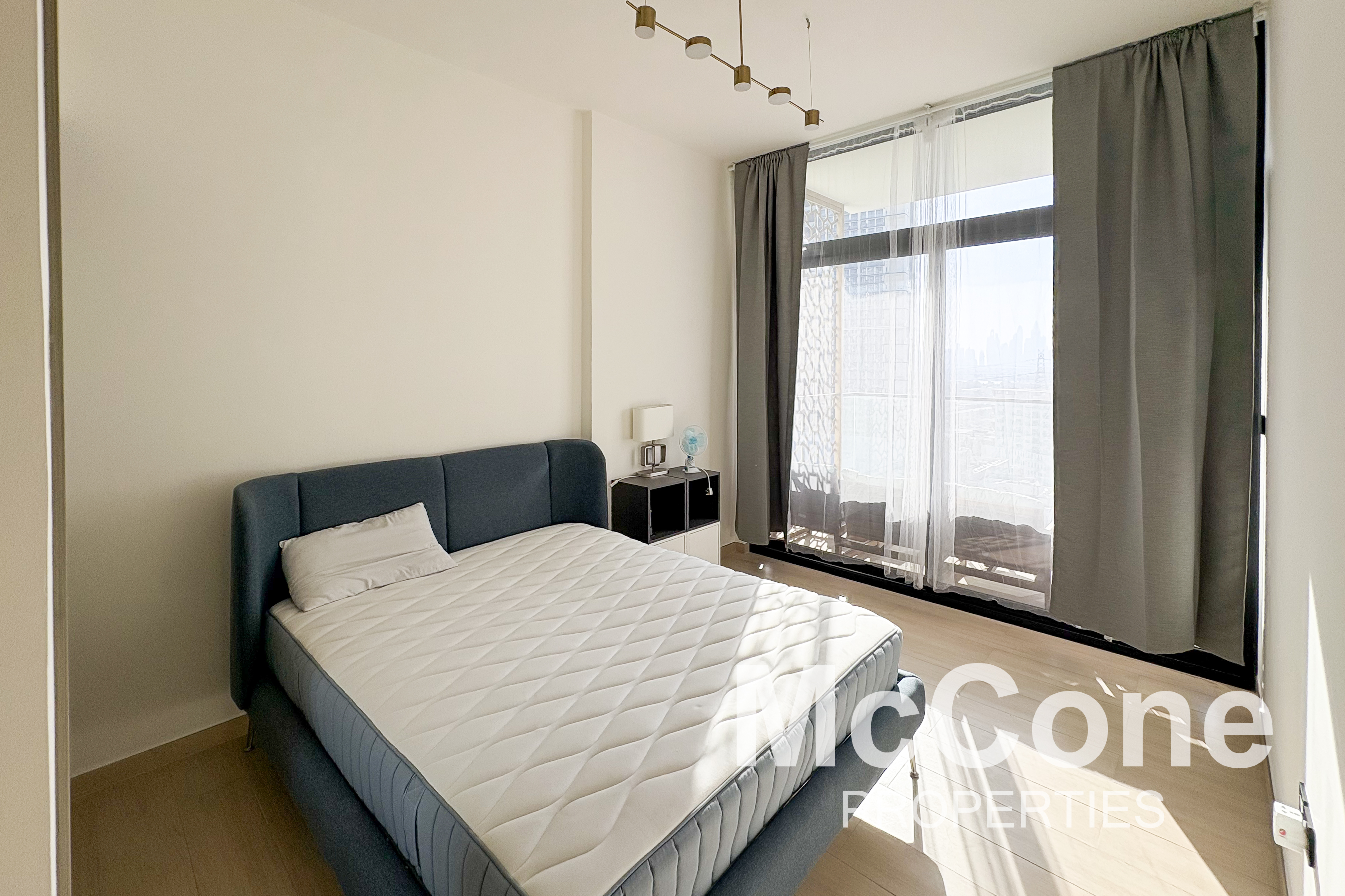 1 Bedroom Apartment for Rent in Binghatti Emerald, Jumeirah Village Circle — photo 5 of 10