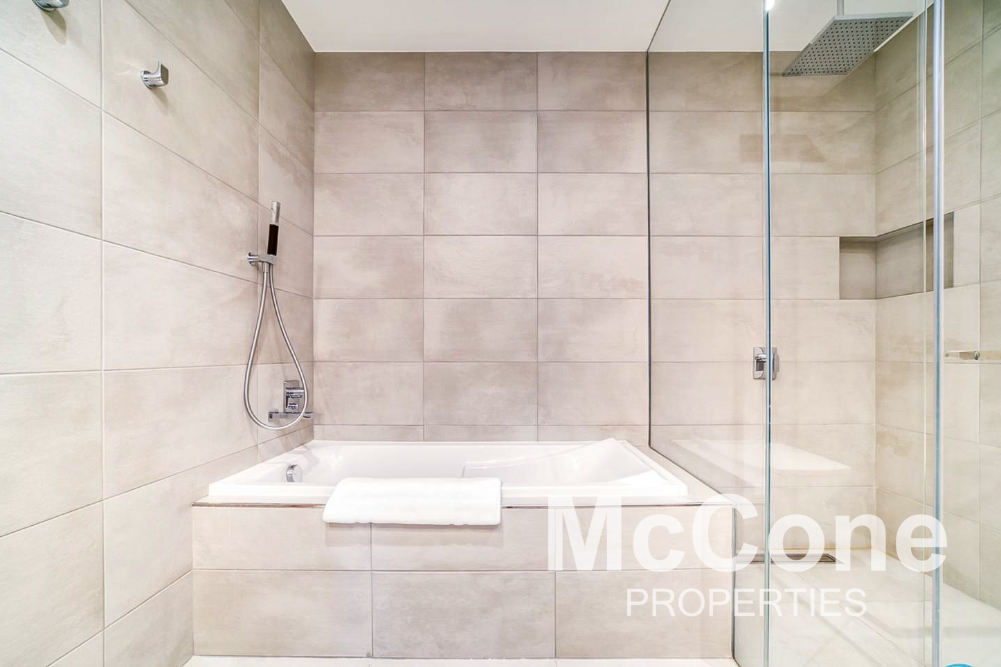 2 Bedroom Apartment for Rent in The One JBR, Jumeirah Beach Residence — photograph 19 of 22