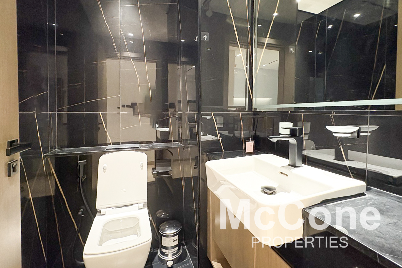 1 Bedroom Apartment for Rent in Binghatti Emerald, Jumeirah Village Circle — photograph 12 of 17