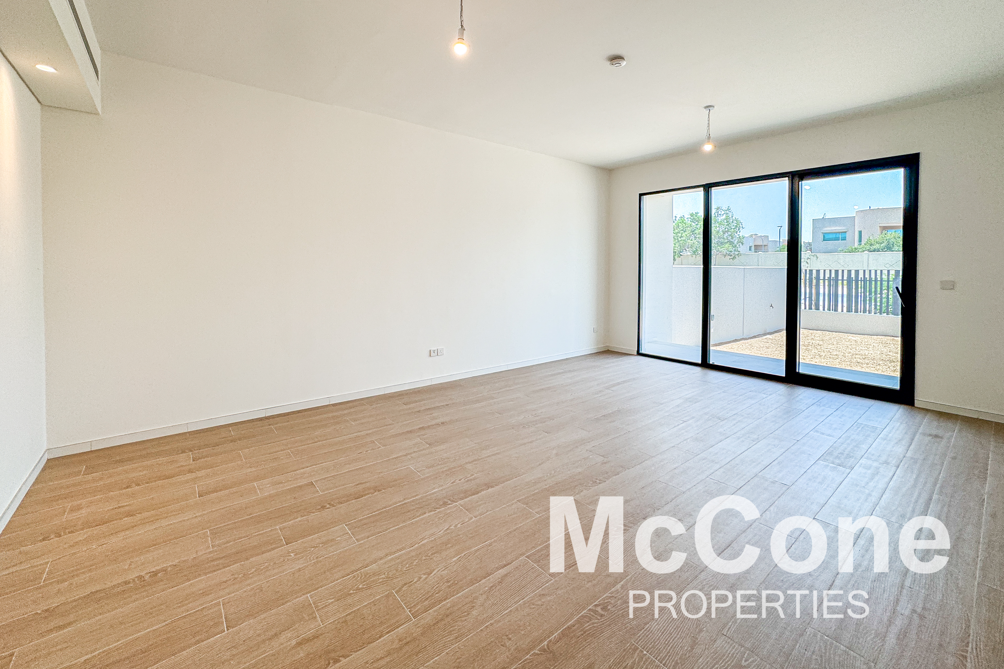 3 Bedroom Townhouse for Rent in Jebel Ali Village Townhouses, Jebel Ali — photo 2 of 19