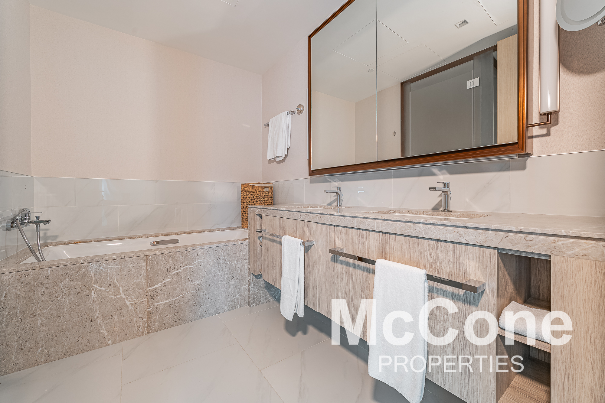 2 Bedroom Apartment for Rent in Address Harbour Point Tower 1, Dubai Creek Harbour (The Lagoons) — photograph 11 of 17