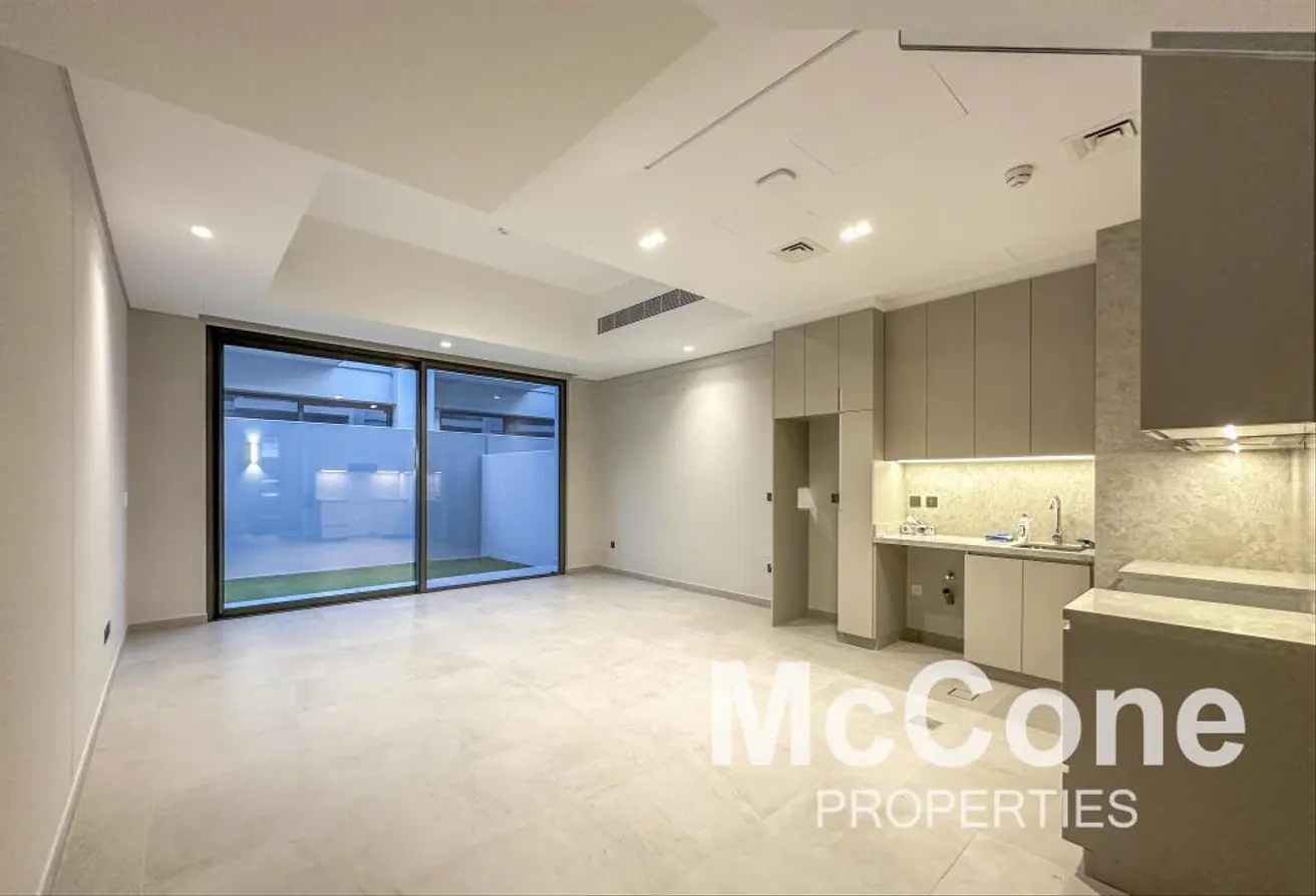 2 Bedroom Townhouse for Rent in MAG Eye, Mohammed Bin Rashid City — photo 2 of 13