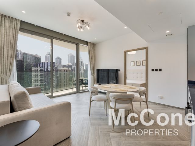 1 Bedroom Apartment for Rent in Peninsula Three, Business Bay
