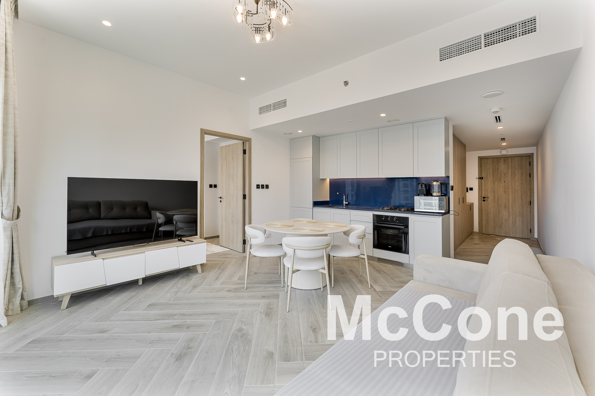 1 Bedroom Apartment for Rent in Peninsula Three, Business Bay — photo 2 of 13