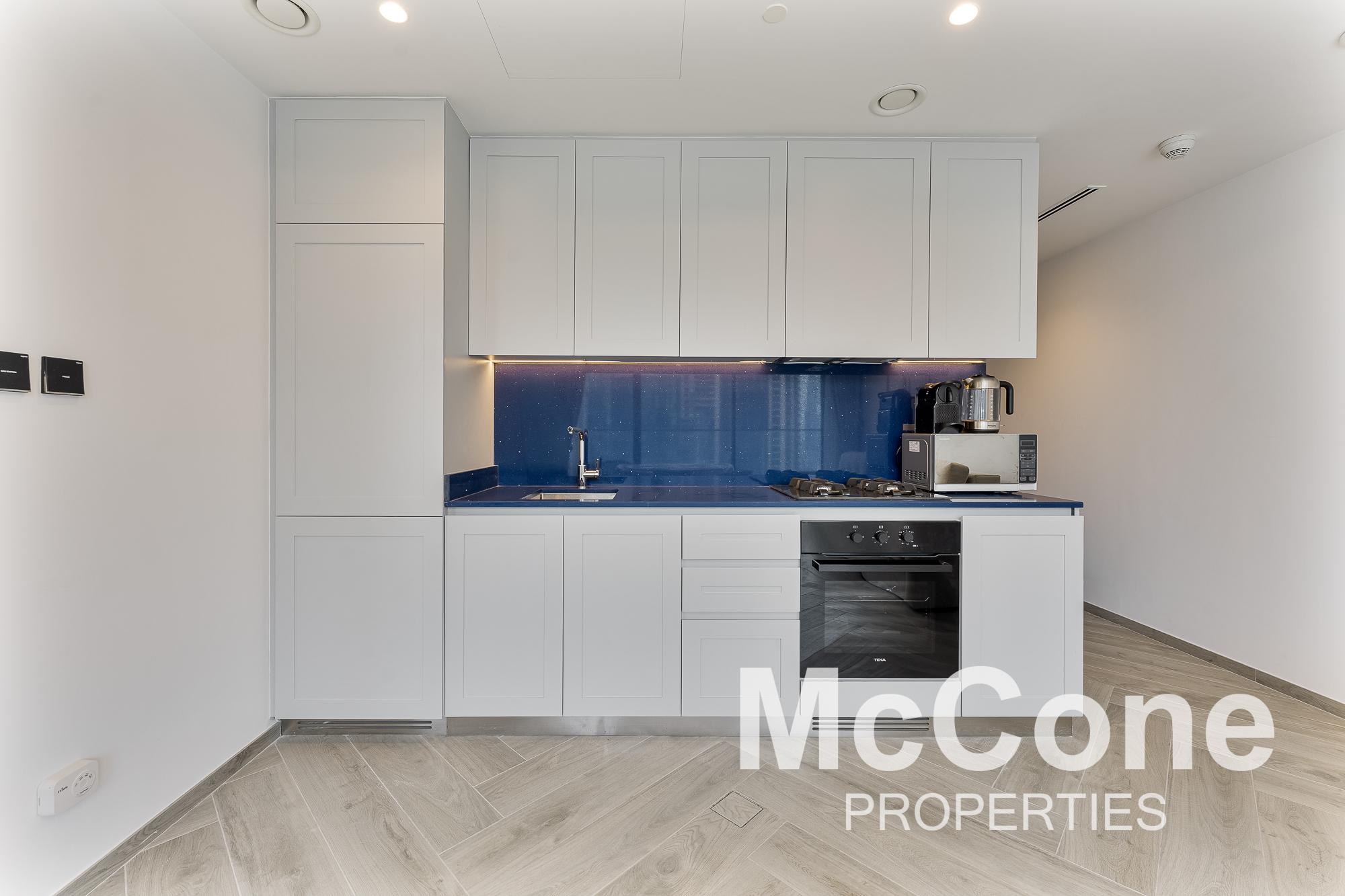 1 Bedroom Apartment for Rent in Peninsula Three, Business Bay — photo 3 of 13