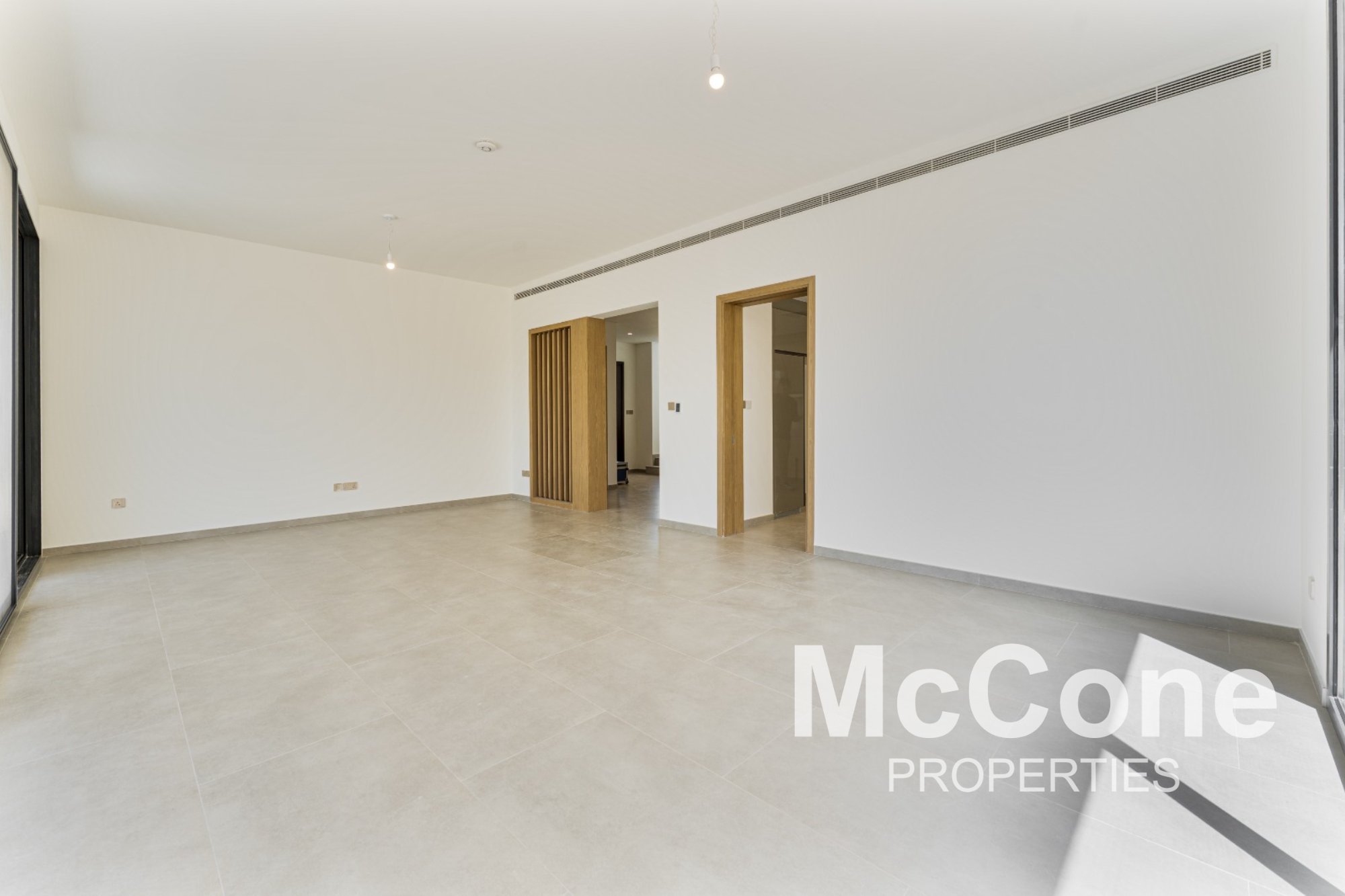 5 Bedroom Villa for Rent in Jebel Ali Village Villas, Jebel Ali — photo 2 of 22