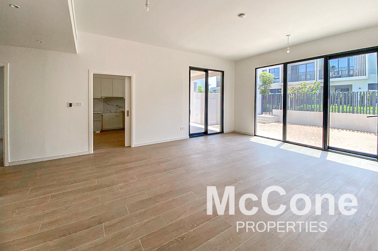 4 Bedroom Townhouse for Rent in Jebel Ali Village Townhouses, Jebel Ali — photo 2 of 17