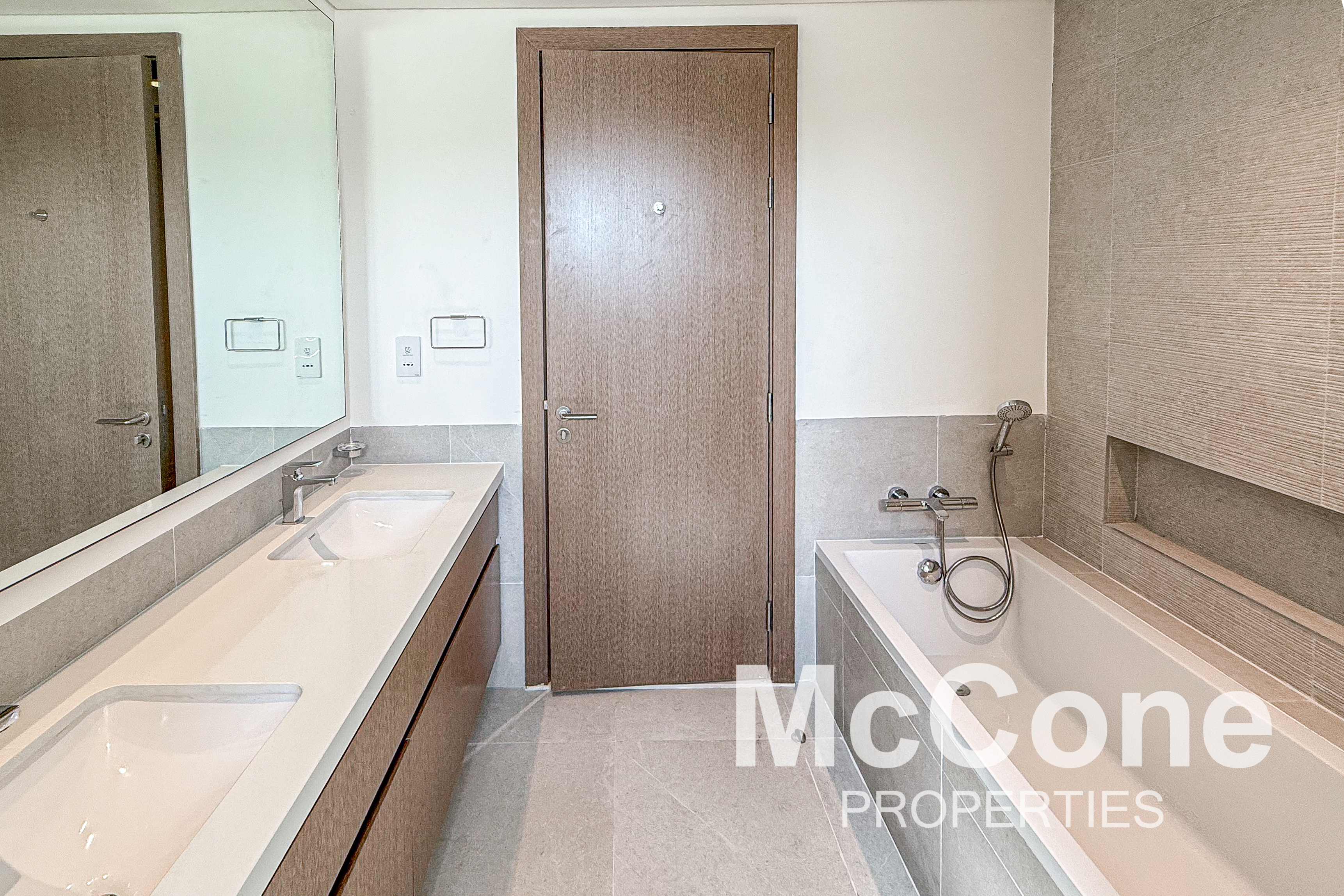 4 Bedroom Villa for Rent in Tilal Al Furjan, Al Furjan — photograph 11 of 16