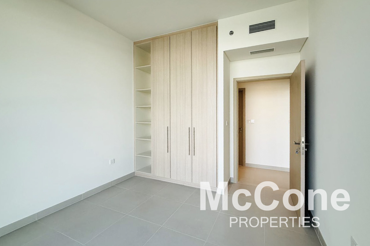 2 Bedroom Apartment for Sale in Golf Grand, Dubai Hills Estate — photo 7 of 10