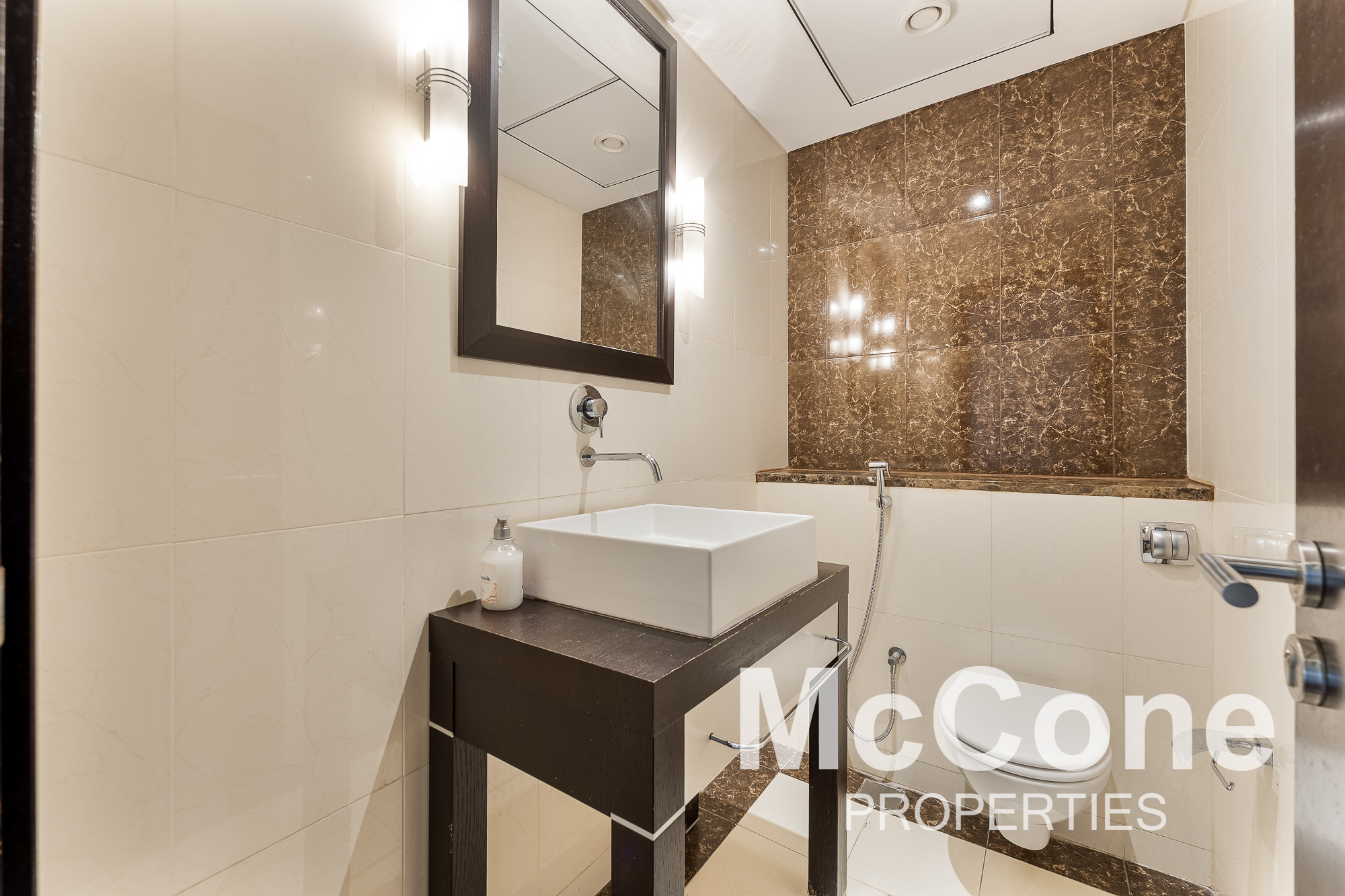 2 Bedroom Apartment for Rent in Green Lakes Towers 1, Jumeirah Lake Towers — photo 5 of 24