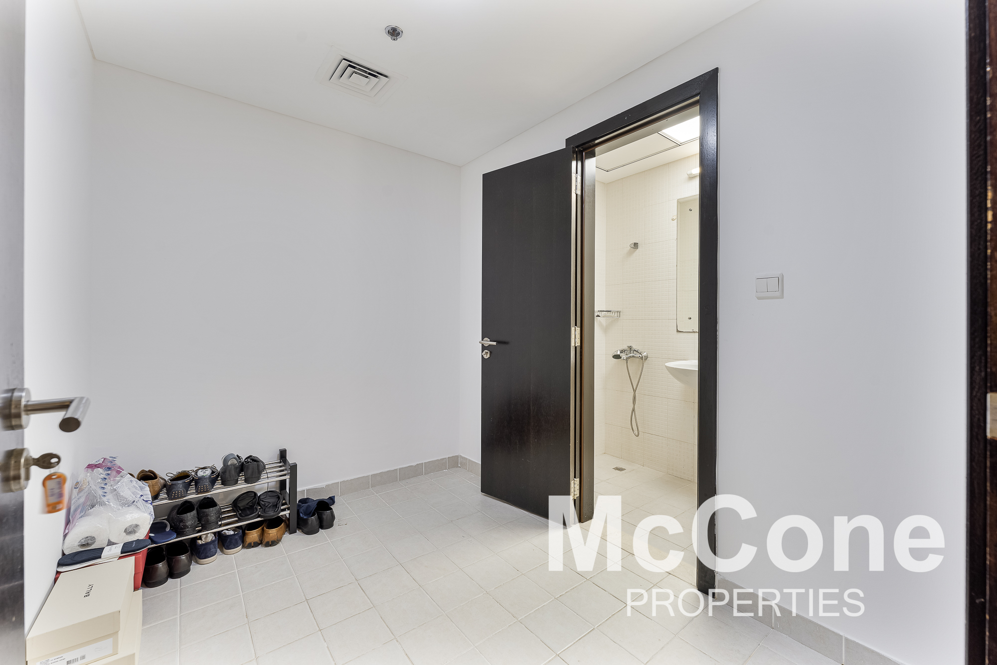 2 Bedroom Apartment for Rent in Green Lakes Towers 1, Jumeirah Lake Towers — photo 7 of 24