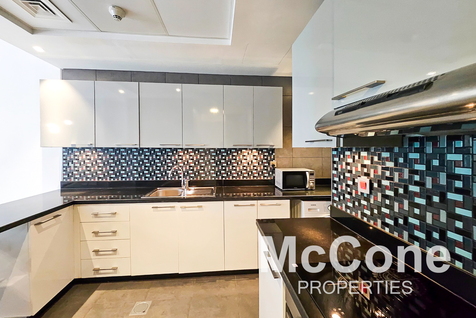 2 Bedroom Apartment for Rent in Cayan Tower, Dubai Marina — photo 8 of 18