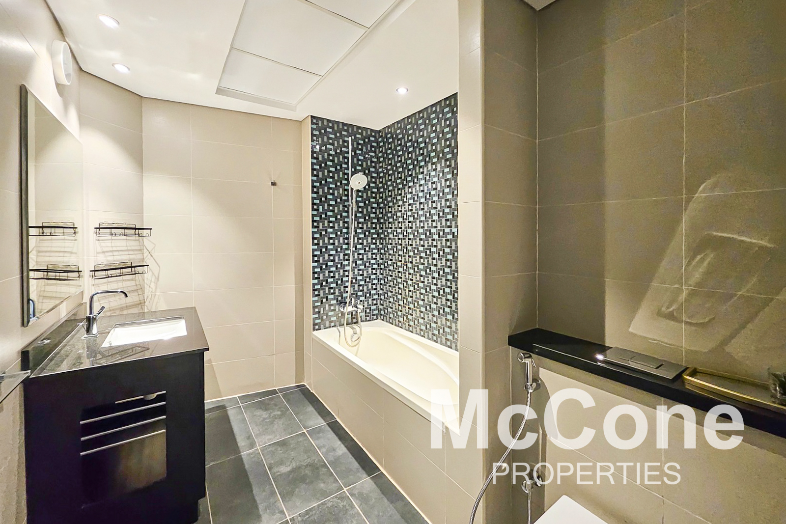 2 Bedroom Apartment for Rent in Cayan Tower, Dubai Marina — photograph 15 of 18