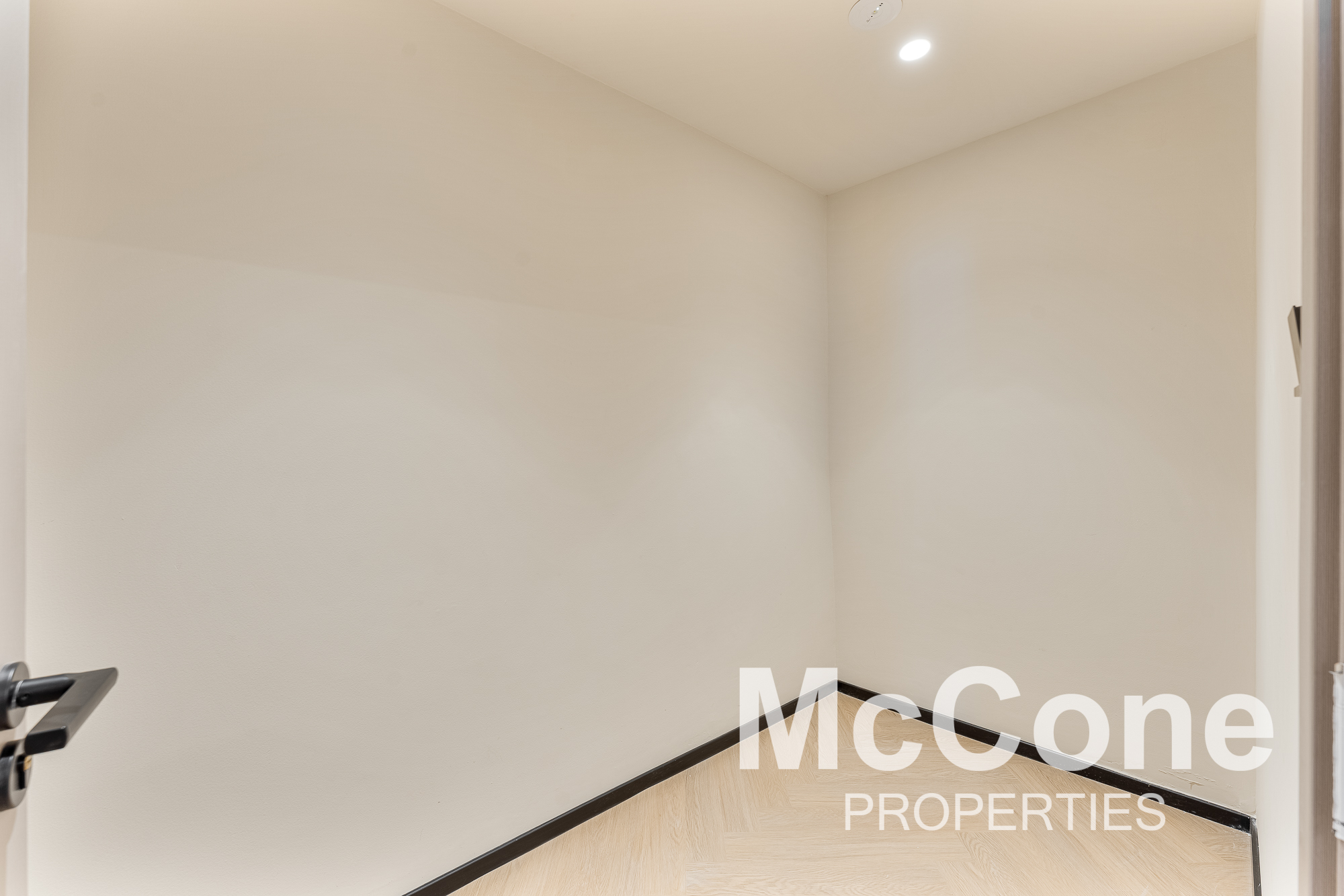 Office for Rent in HDS Business Centre, Jumeirah Lake Towers — photograph 17 of 19