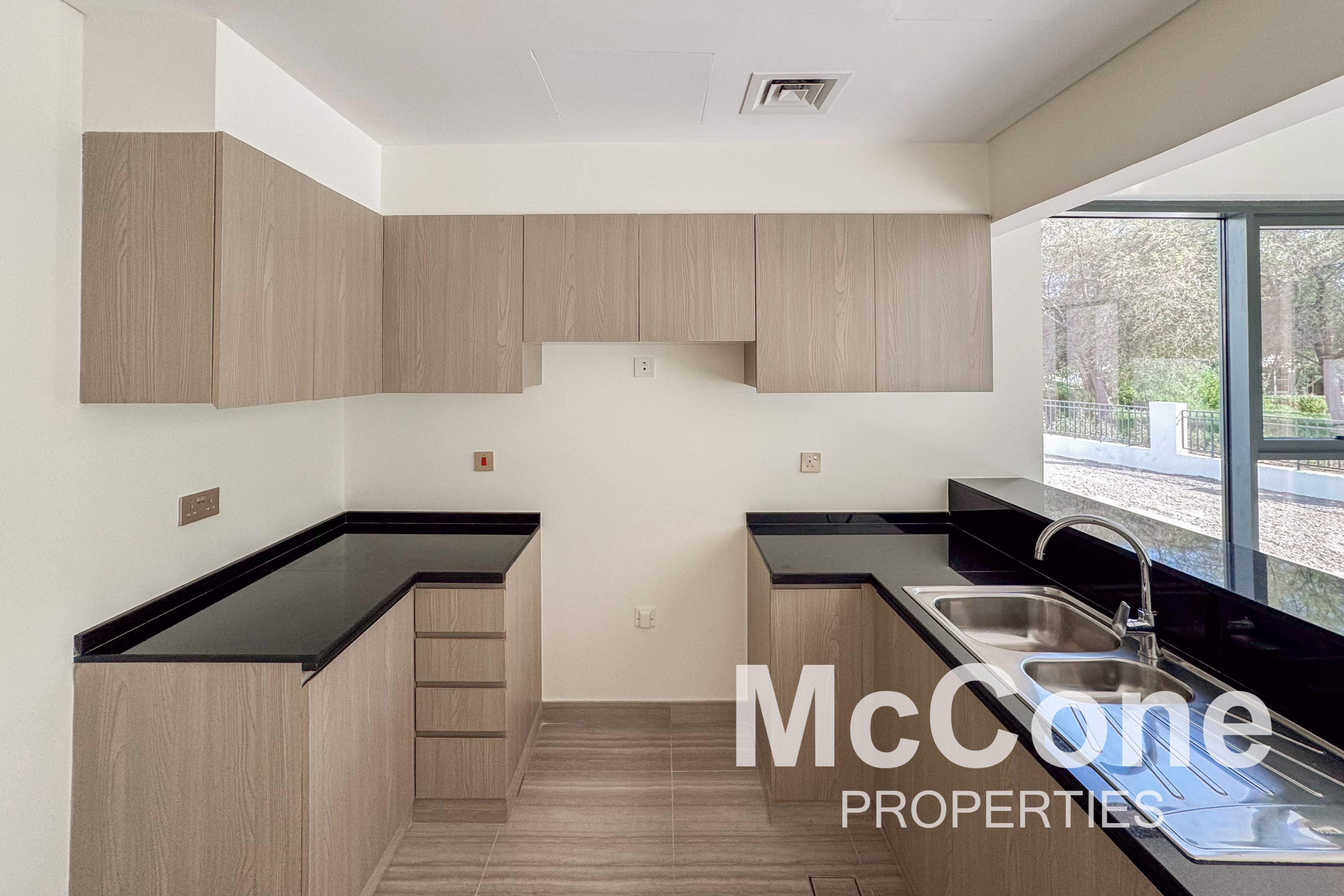 4 Bedroom Townhouse for Rent in Rochester, Damac Hills — photo 3 of 14