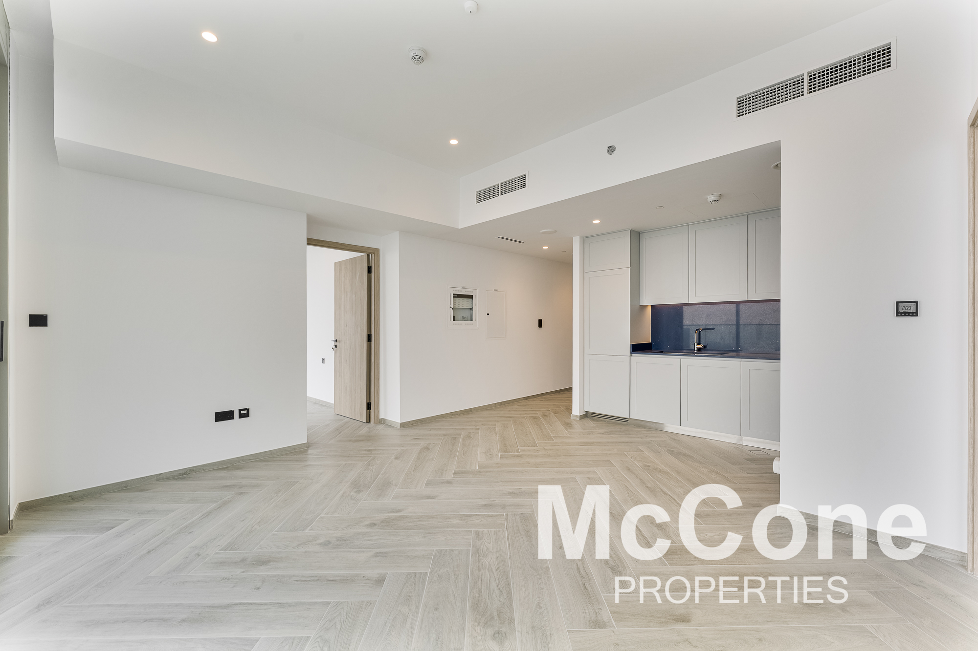 2 Bedroom Apartment for Rent in Peninsula Three, Business Bay — photo 5 of 14