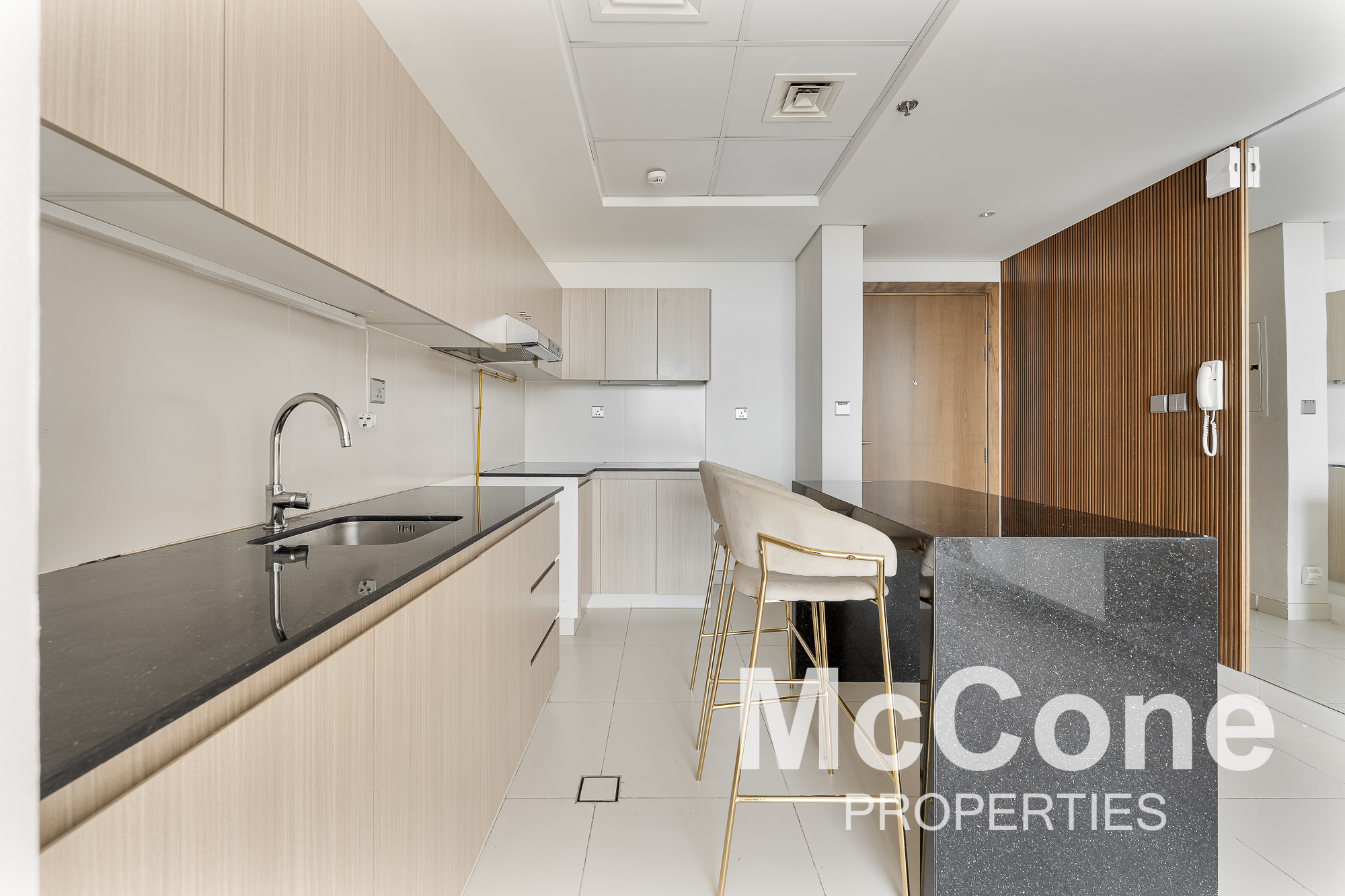 2 Bedroom Apartment for Rent in Binghatti West Boutique Suites, Dubai Land Residence Complex — photo 6 of 23