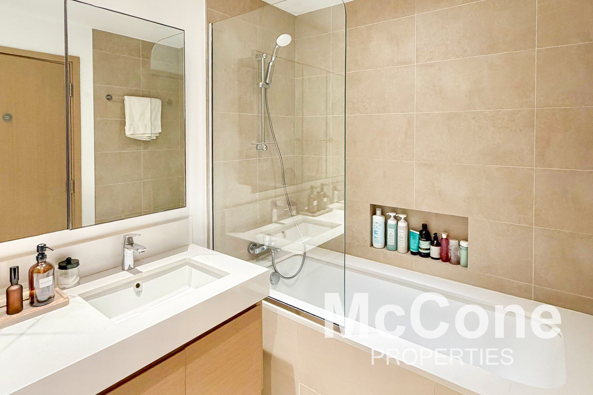 2 Bedroom Apartment for Rent in Creek Horizon Tower 2, Dubai Creek Harbour (The Lagoons) — photograph 12 of 13