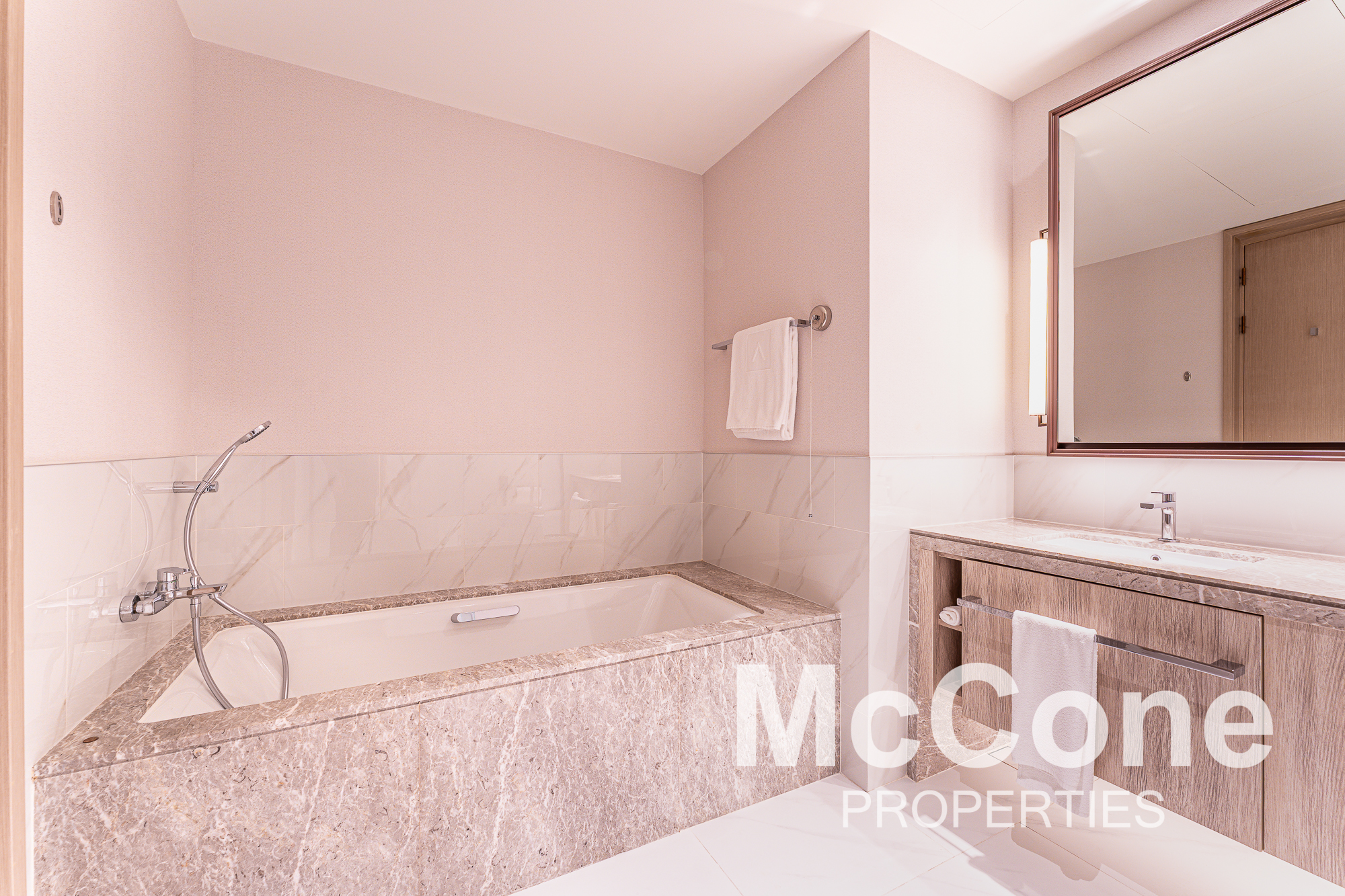 2 Bedroom Apartment for Rent in Address Harbour Point Tower 2, Dubai Creek Harbour (The Lagoons) — photograph 13 of 16