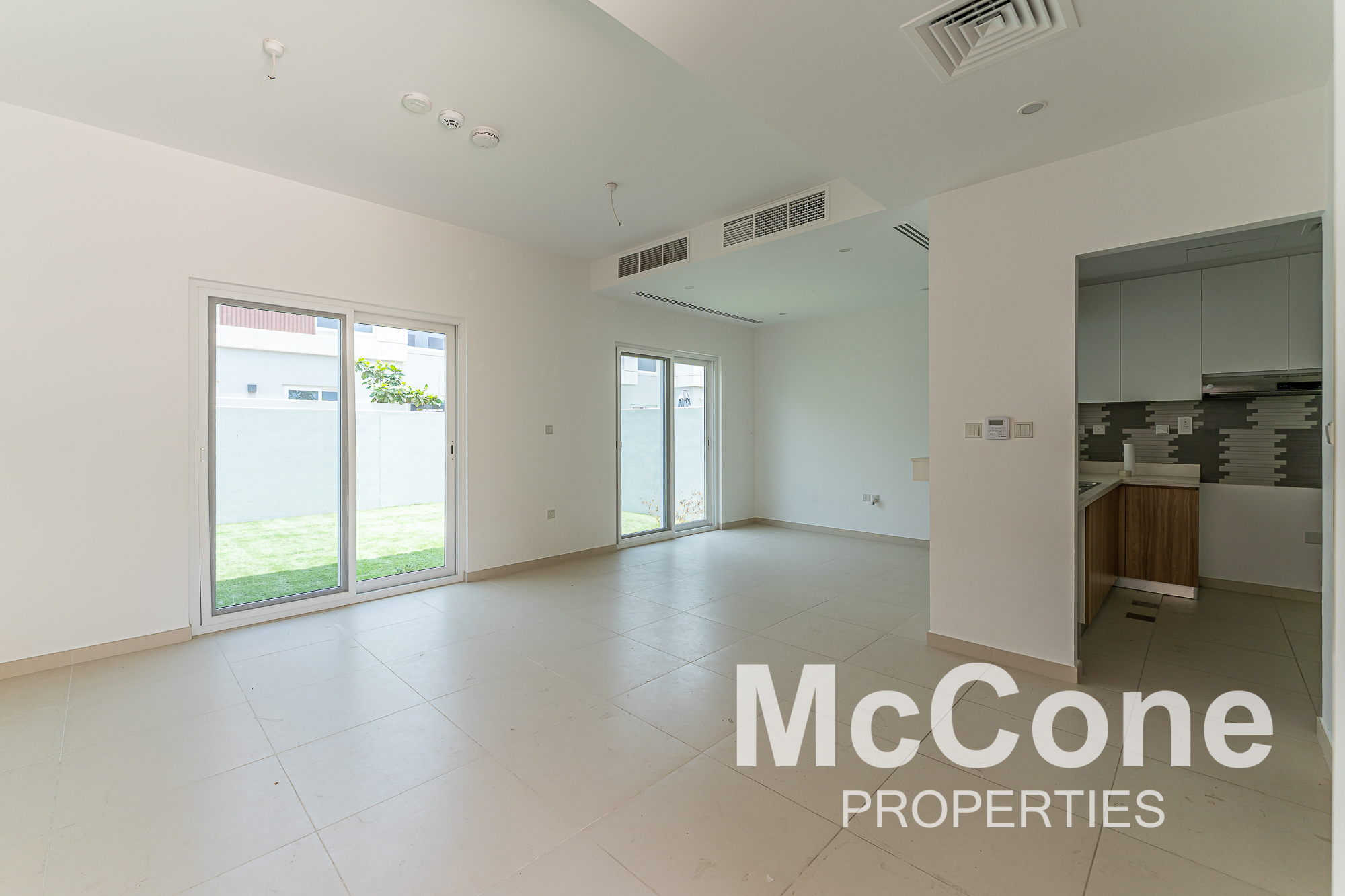 3 Bedroom Townhouse for Rent in Amaranta 3, Villanova — photo 2 of 24