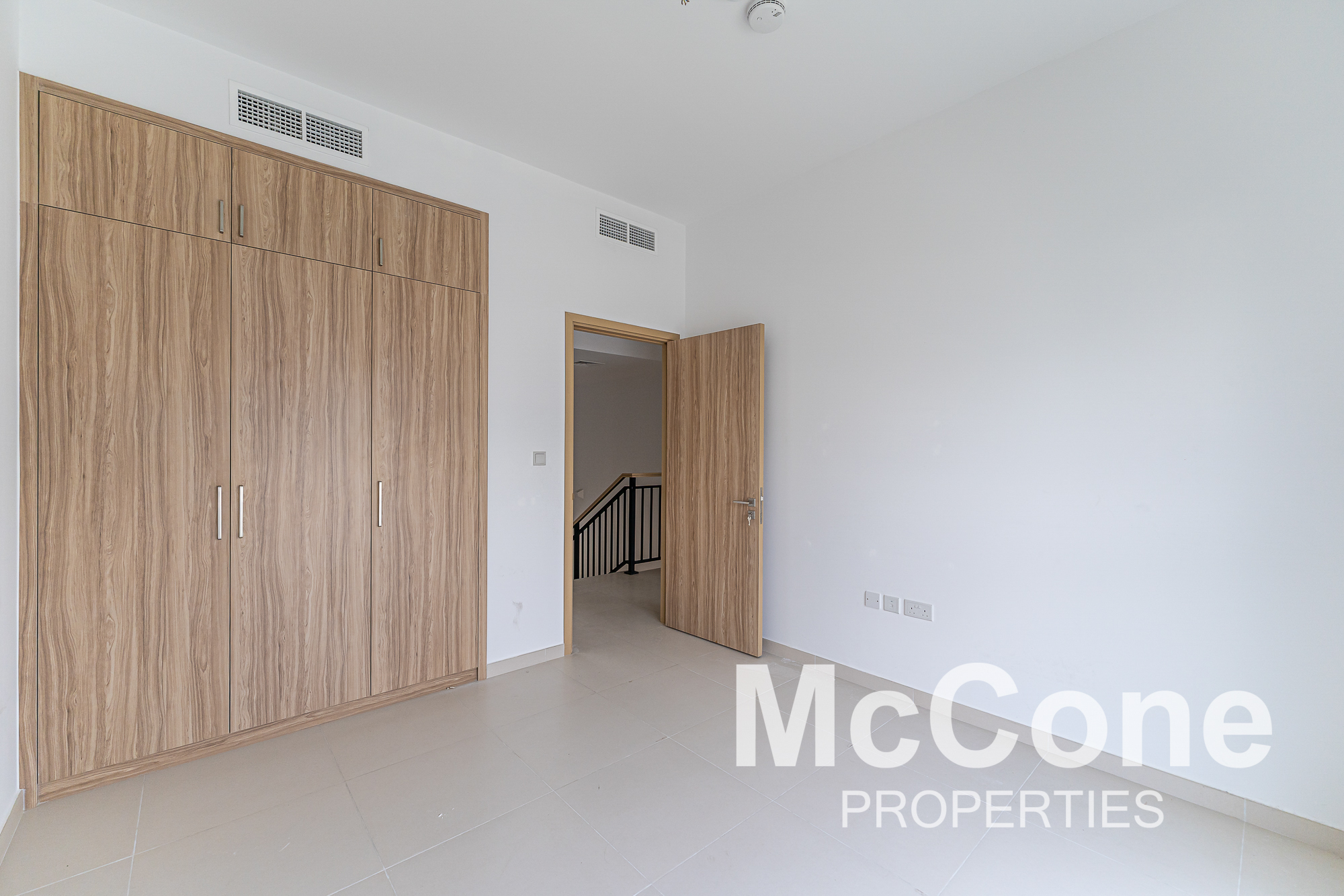 3 Bedroom Townhouse for Rent in Amaranta 3, Villanova — photograph 10 of 24