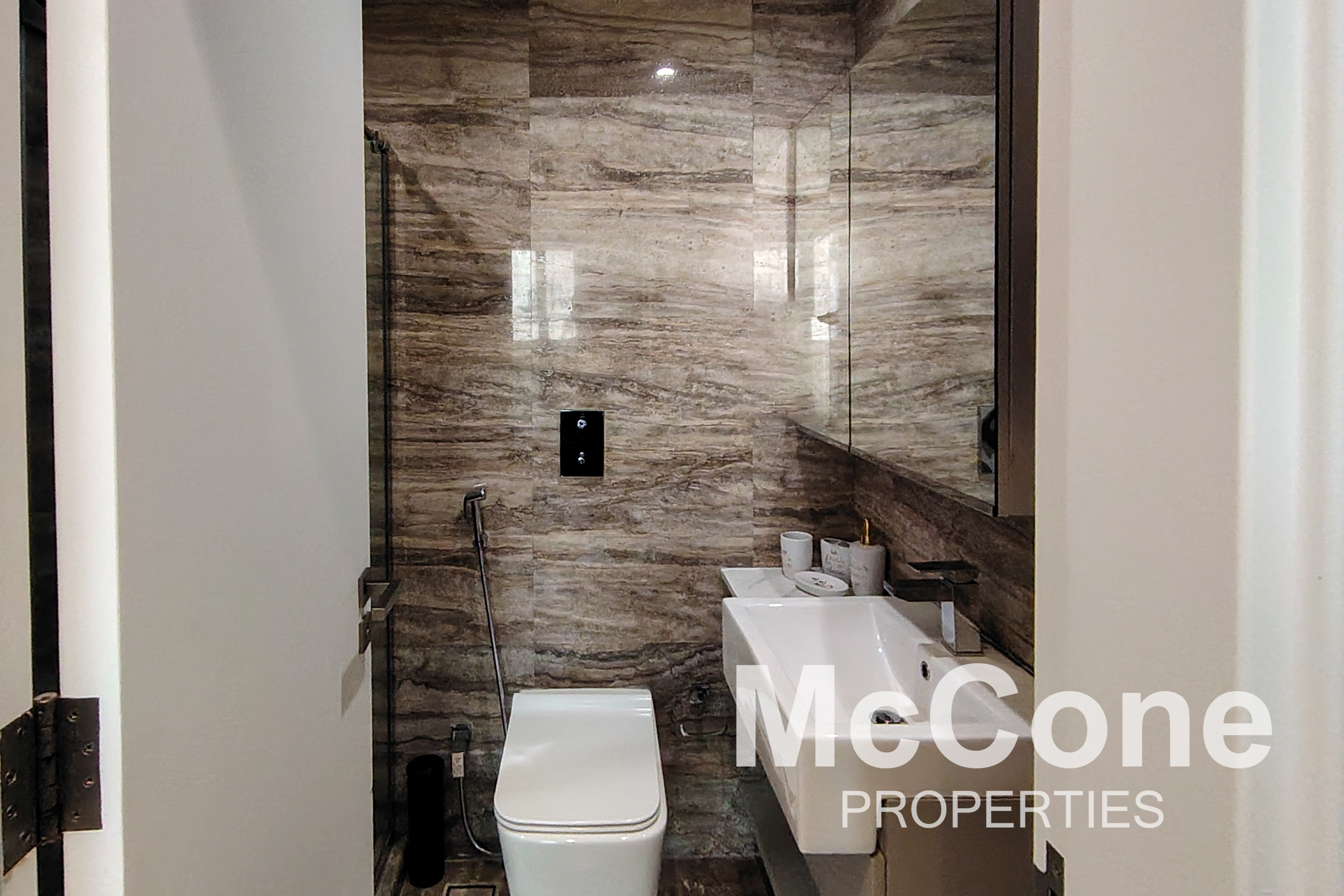 2 Bedroom Apartment for Rent in Orra Harbour Residences and Hotel Apartments, Dubai Marina — photo 8 of 11