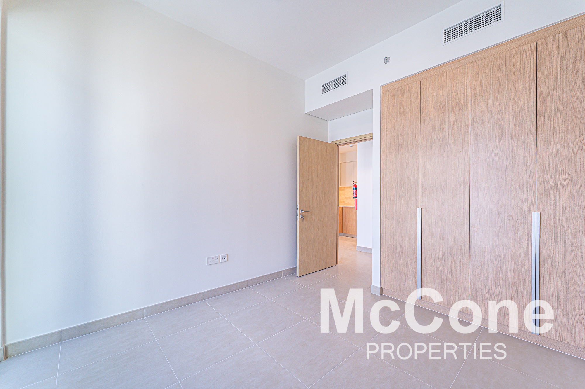 2 Bedroom Apartment for Rent in Seagate Building 2, Mina Rashid — photo 7 of 18
