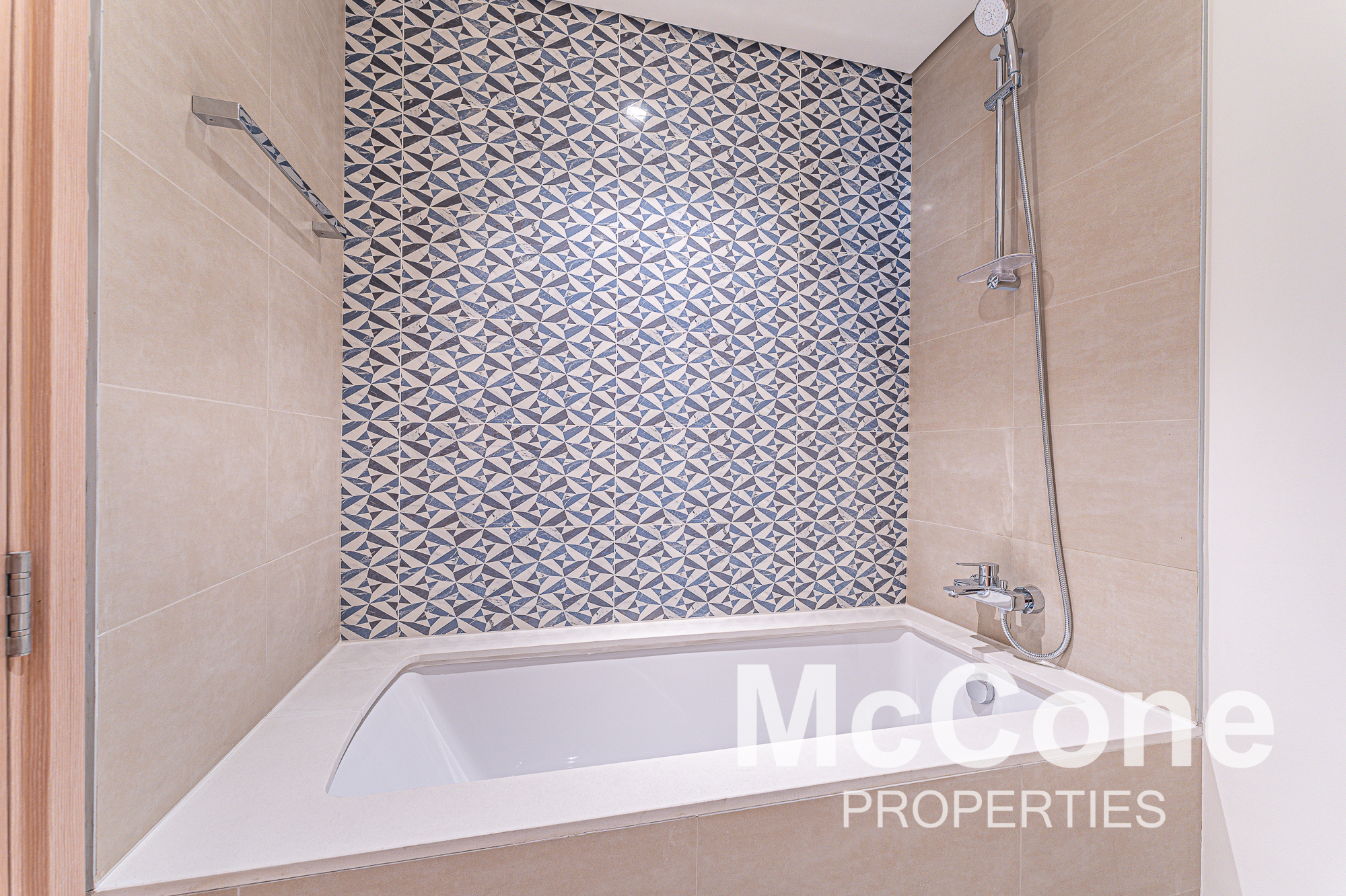 2 Bedroom Apartment for Rent in Seagate Building 2, Mina Rashid — photo 9 of 18