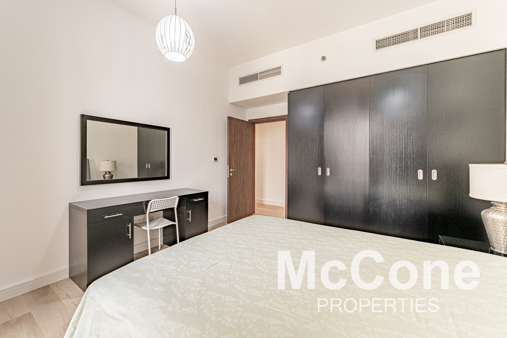 3 Bedroom Apartment for Rent in Shams 1, Jumeirah Beach Residence — photograph 13 of 25