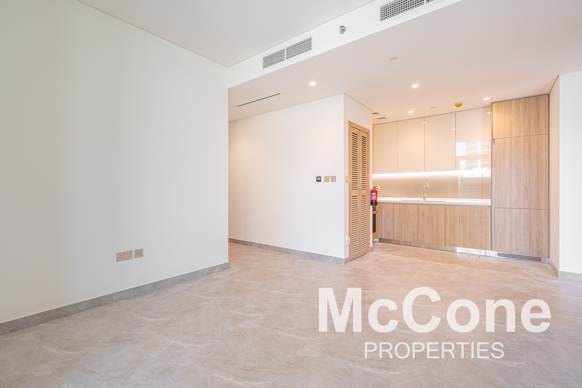 2 Bedroom Apartment for Rent in Peninsula Two, Business Bay — photo 2 of 16