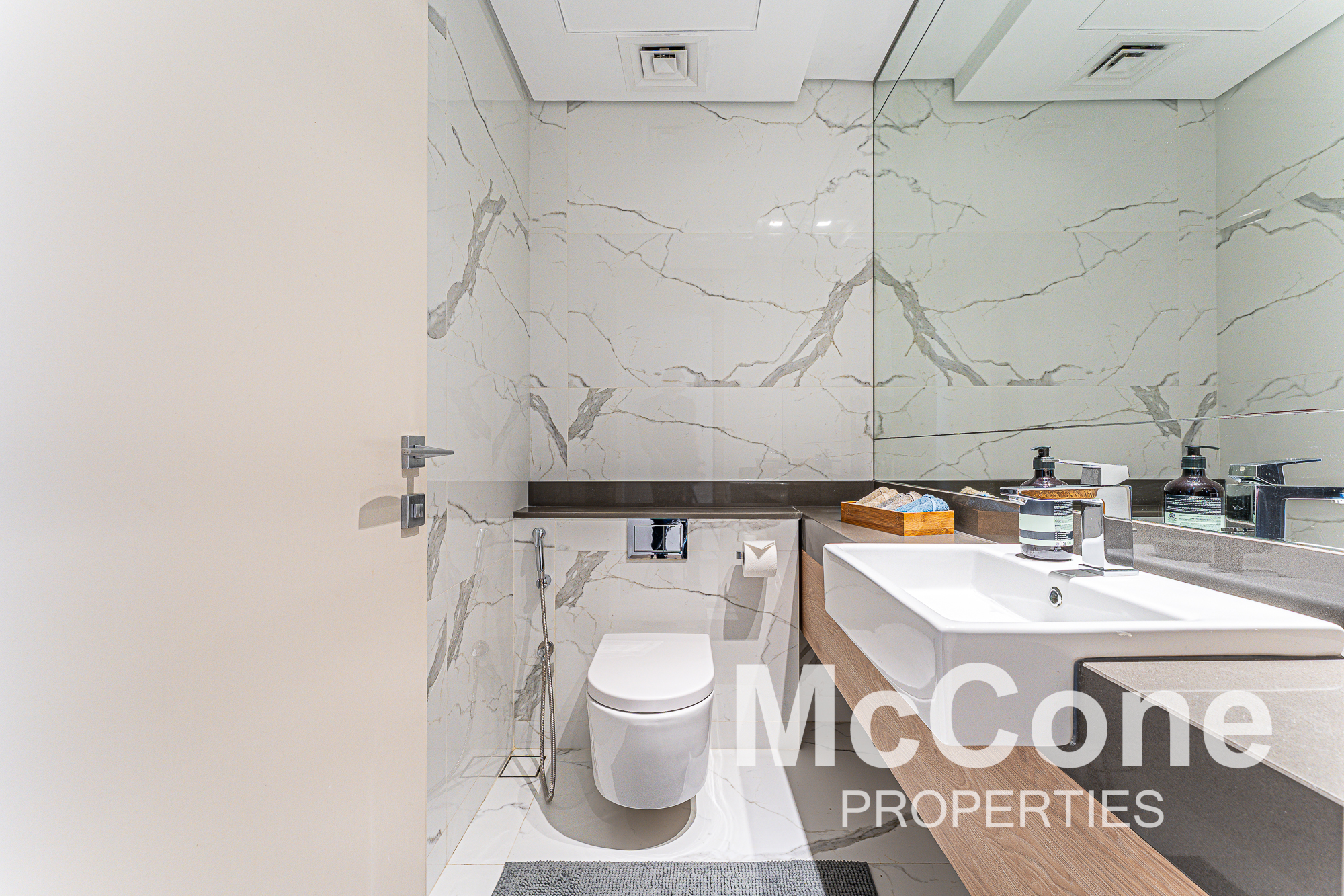 1 Bedroom Apartment for Rent in Banyan Tree Residences Hillside Dubai, Jumeirah Lake Towers — photo 9 of 16