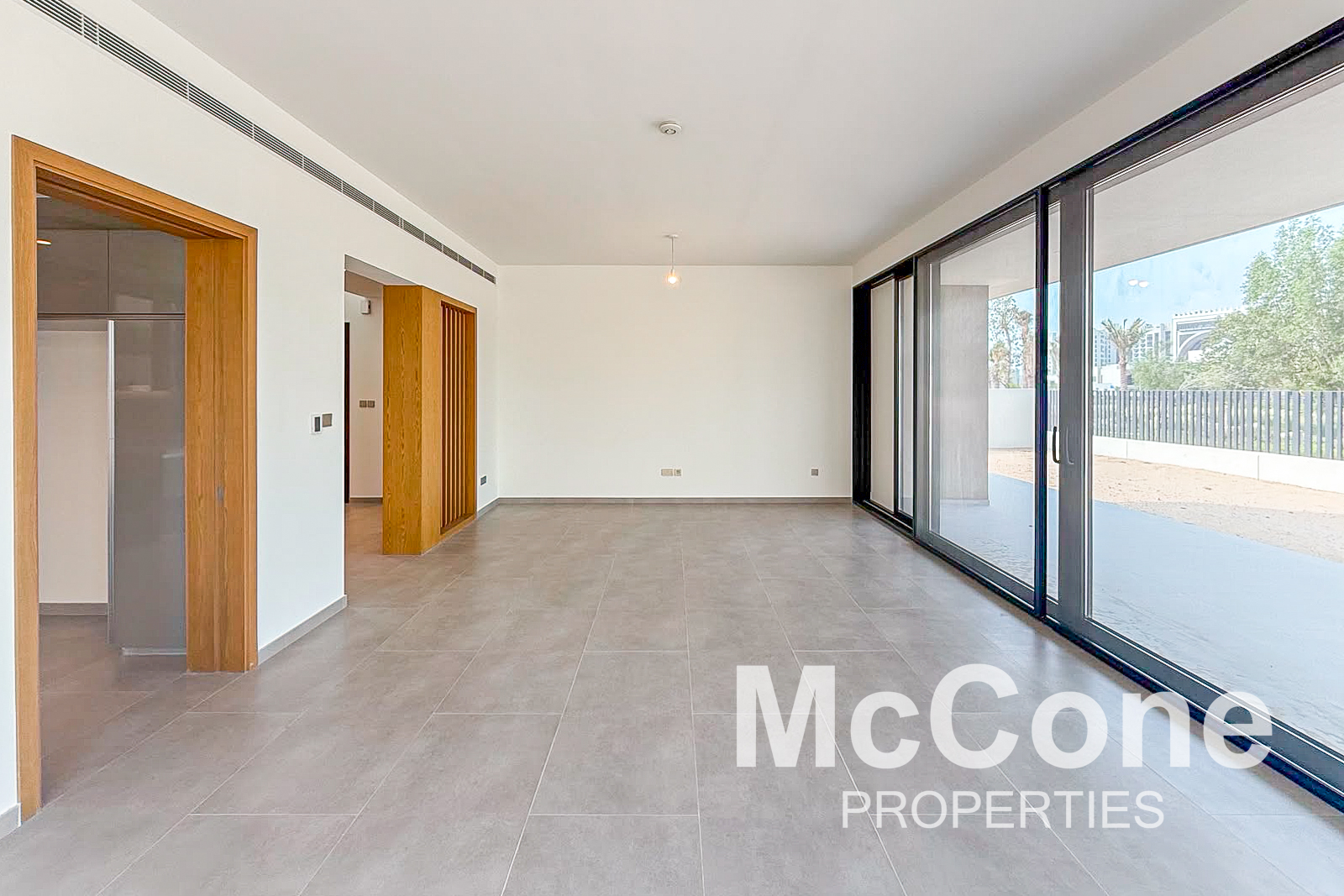 4 Bedroom Villa for Rent in Jebel Ali Village Villas, Jebel Ali — photo 2 of 27
