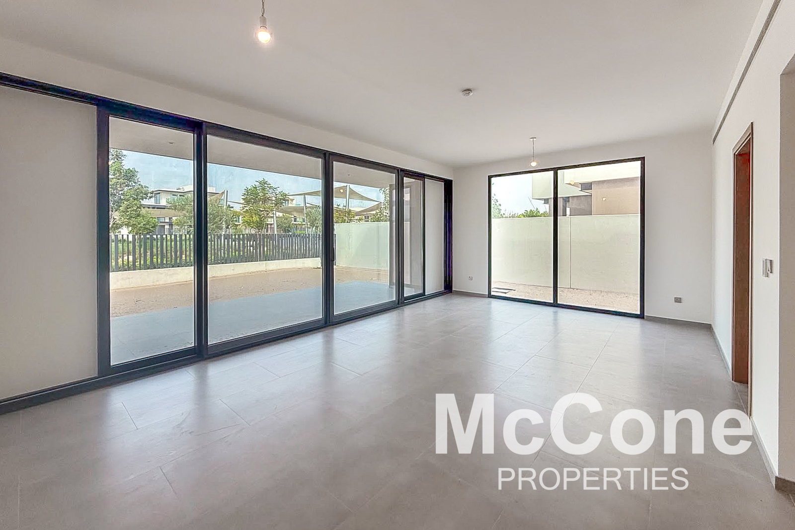 4 Bedroom Villa for Rent in Jebel Ali Village Villas, Jebel Ali — photo 3 of 27