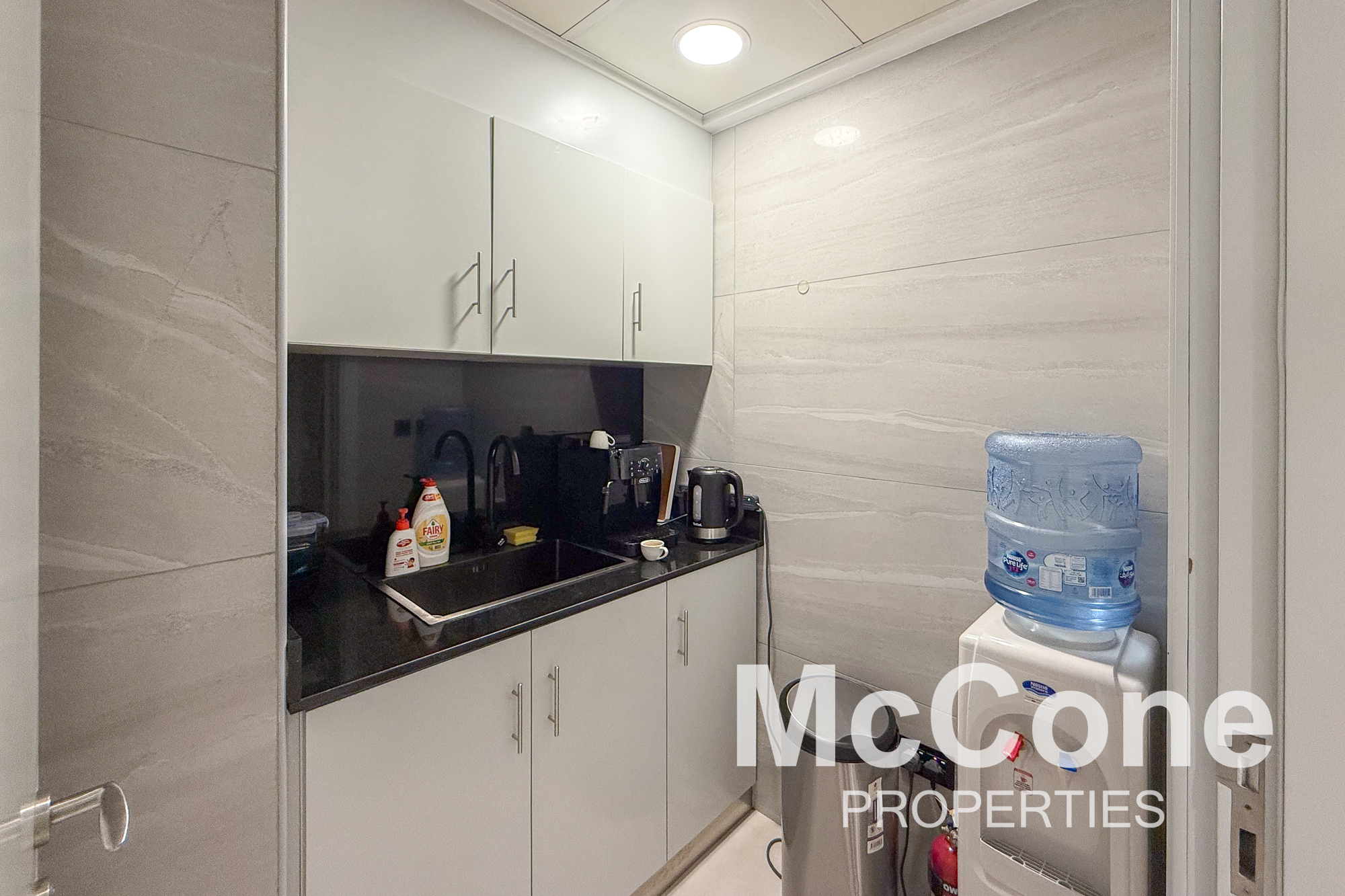 Office for Rent in Executive Tower D (Aspect Tower), Business Bay — photograph 19 of 21