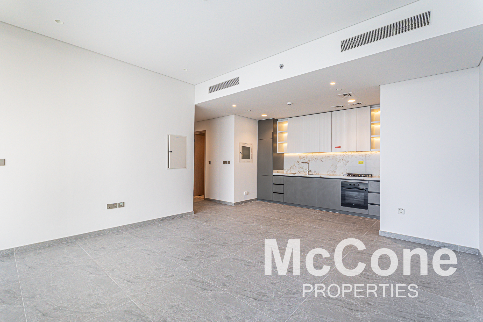 1 Bedroom Apartment for Rent in Peninsula Four, Business Bay — photo 2 of 14