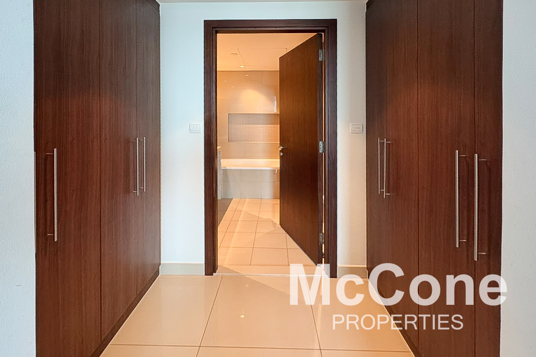 2 Bedroom Apartment for Rent in Boulevard Point, Downtown Dubai — photograph 12 of 16