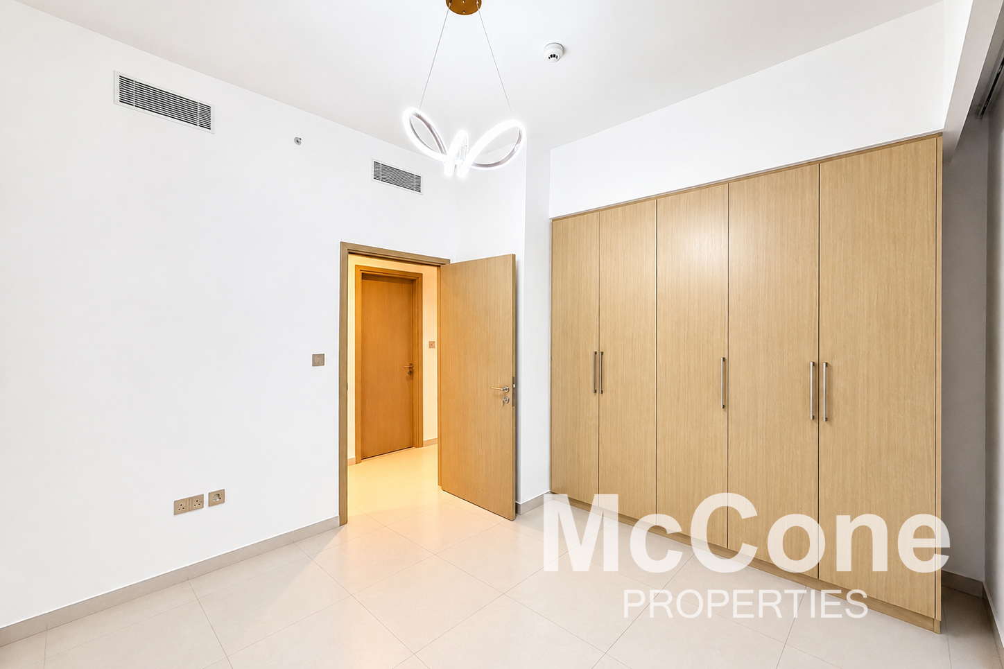 2 Bedroom Apartment for Rent in Burj Royale, Downtown Dubai — photograph 10 of 18