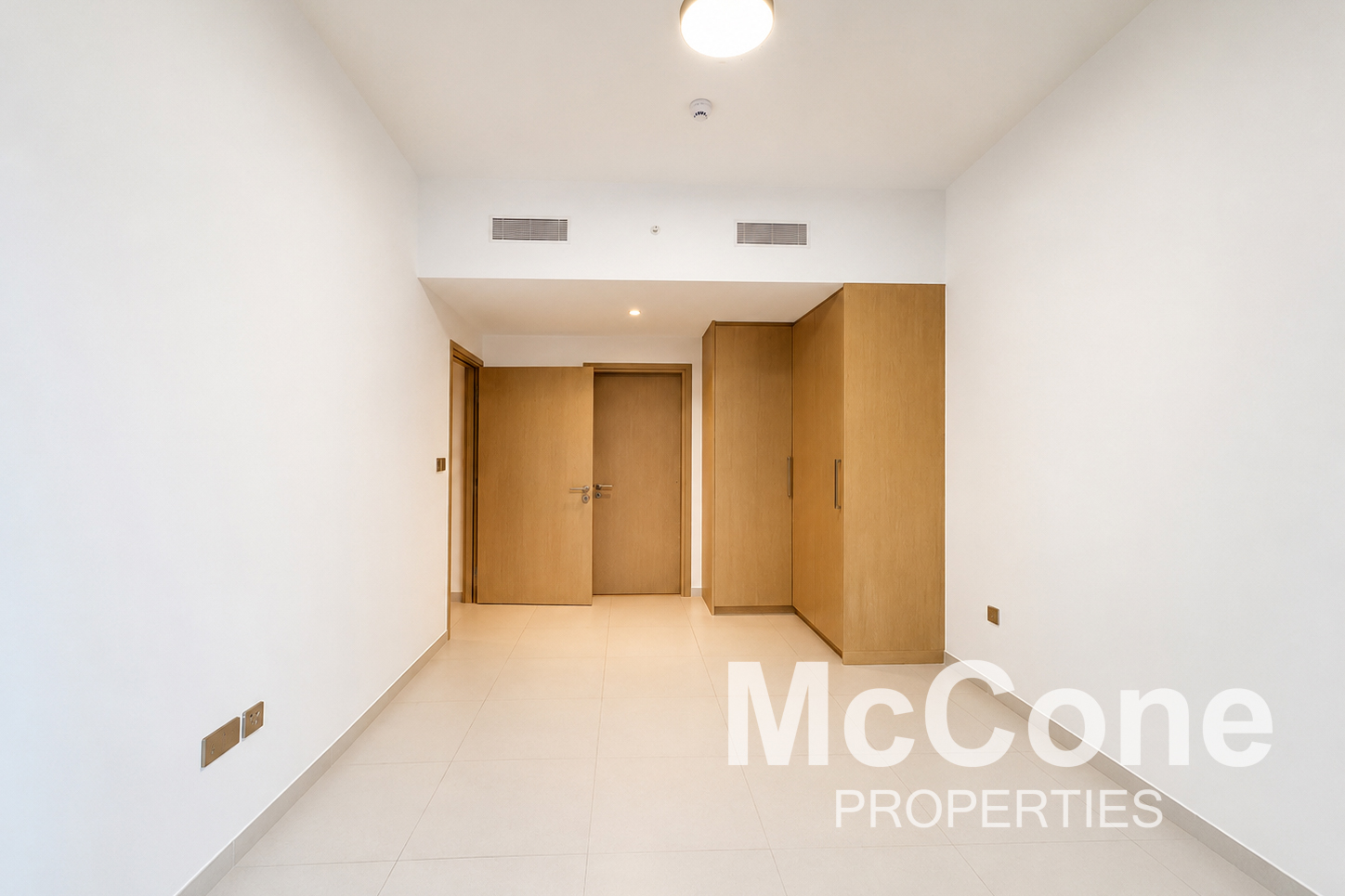 2 Bedroom Apartment for Rent in Burj Royale, Downtown Dubai — photograph 11 of 18