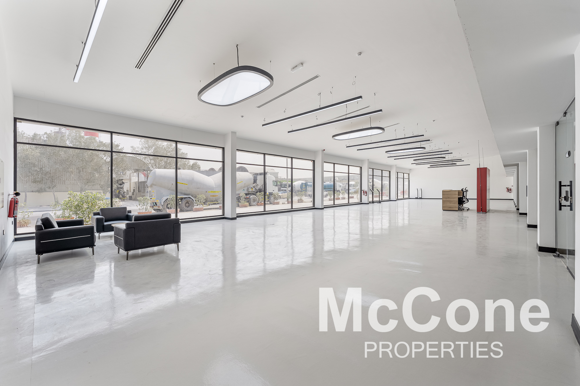 Warehouse for Rent in Al Quoz Industrial Area 3, Al Quoz — photo 2 of 23