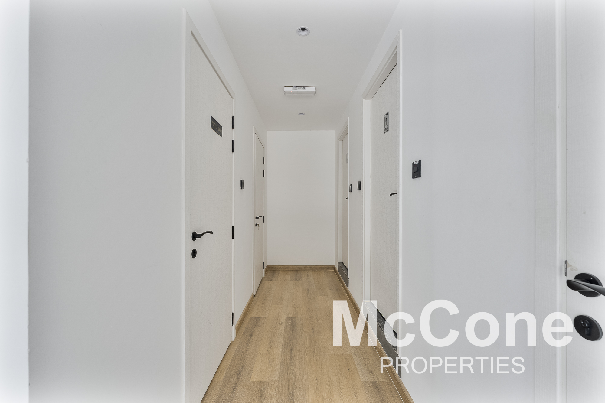 Warehouse for Rent in Al Quoz Industrial Area 3, Al Quoz — photograph 19 of 23