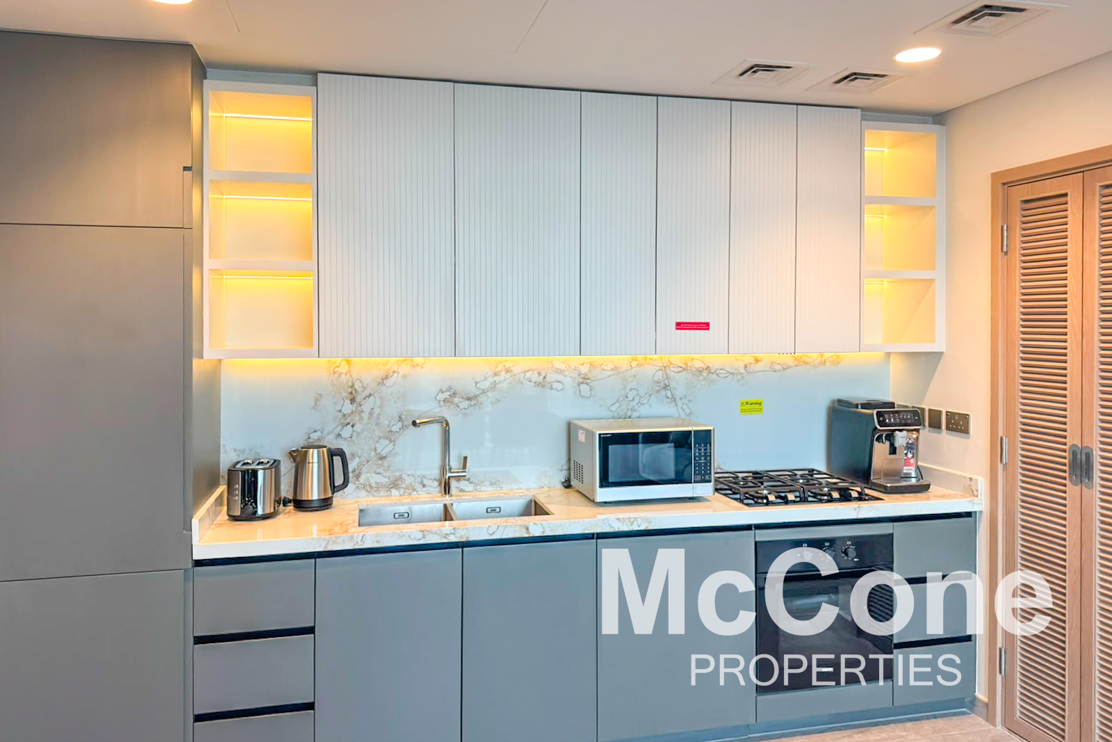 1 Bedroom Apartment for Rent in Peninsula Four, Business Bay — photo 2 of 12