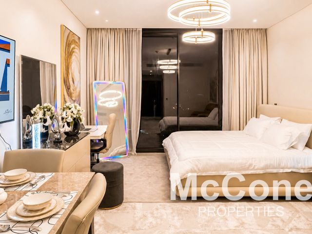 Studio Apartment for Rent in Peninsula Four, Business Bay