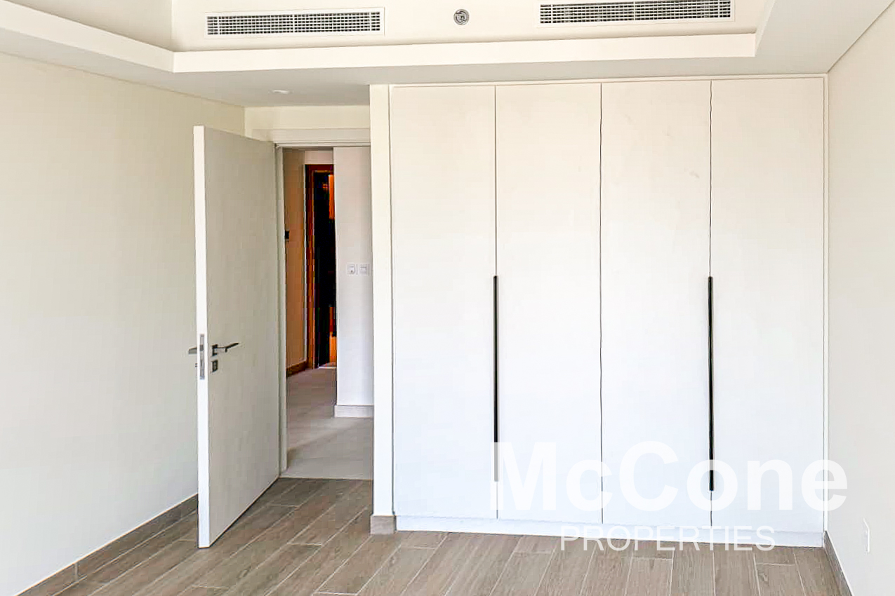 1 Bedroom Apartment for Rent in Lamaa Building 3, Umm Suqeim — photo 4 of 11