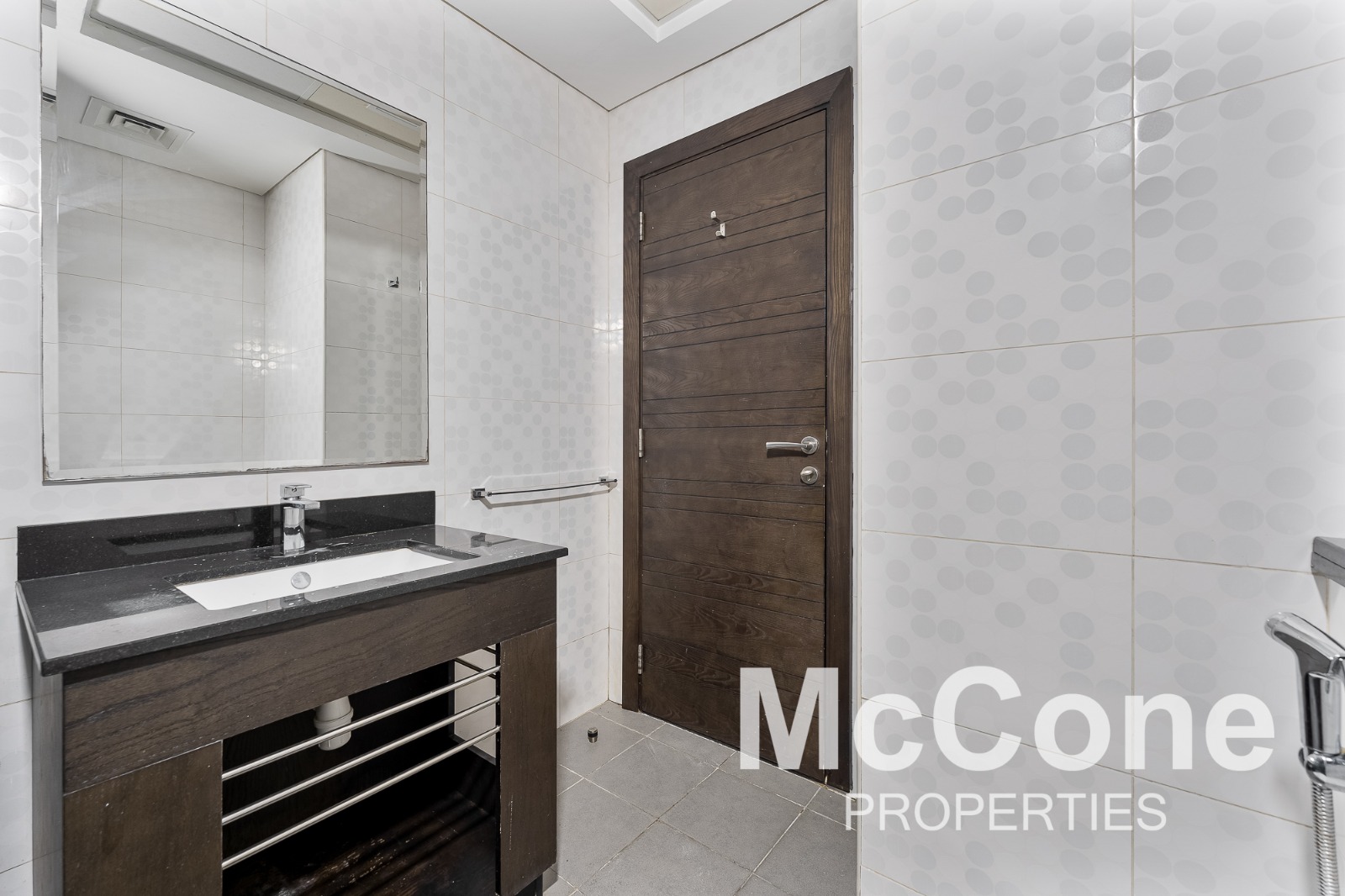 Studio Apartment for Rent in Cayan Tower, Dubai Marina — photo 9 of 10