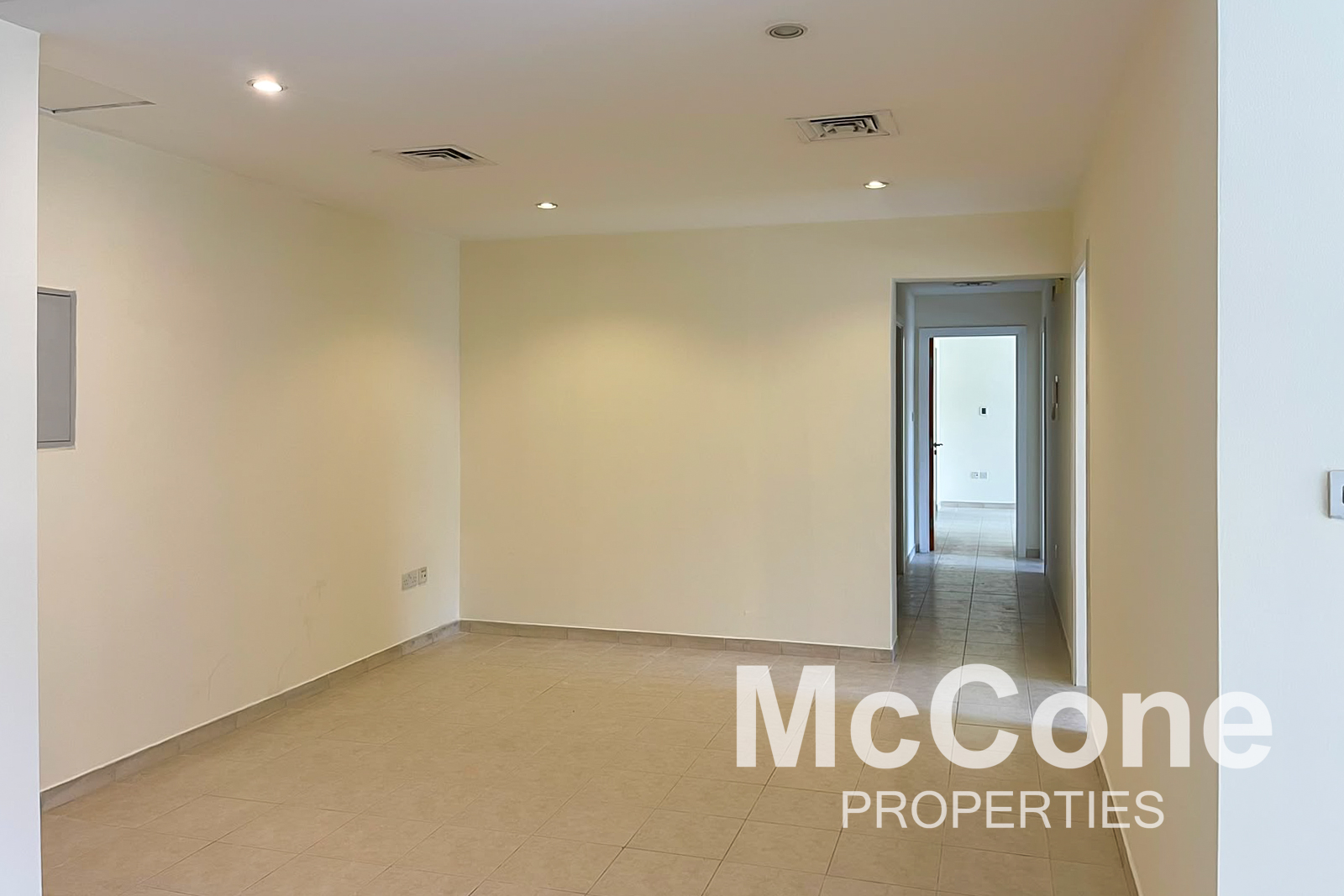 3 Bedroom Apartment for Rent in Al Ghaf 2, Greens — photo 7 of 10