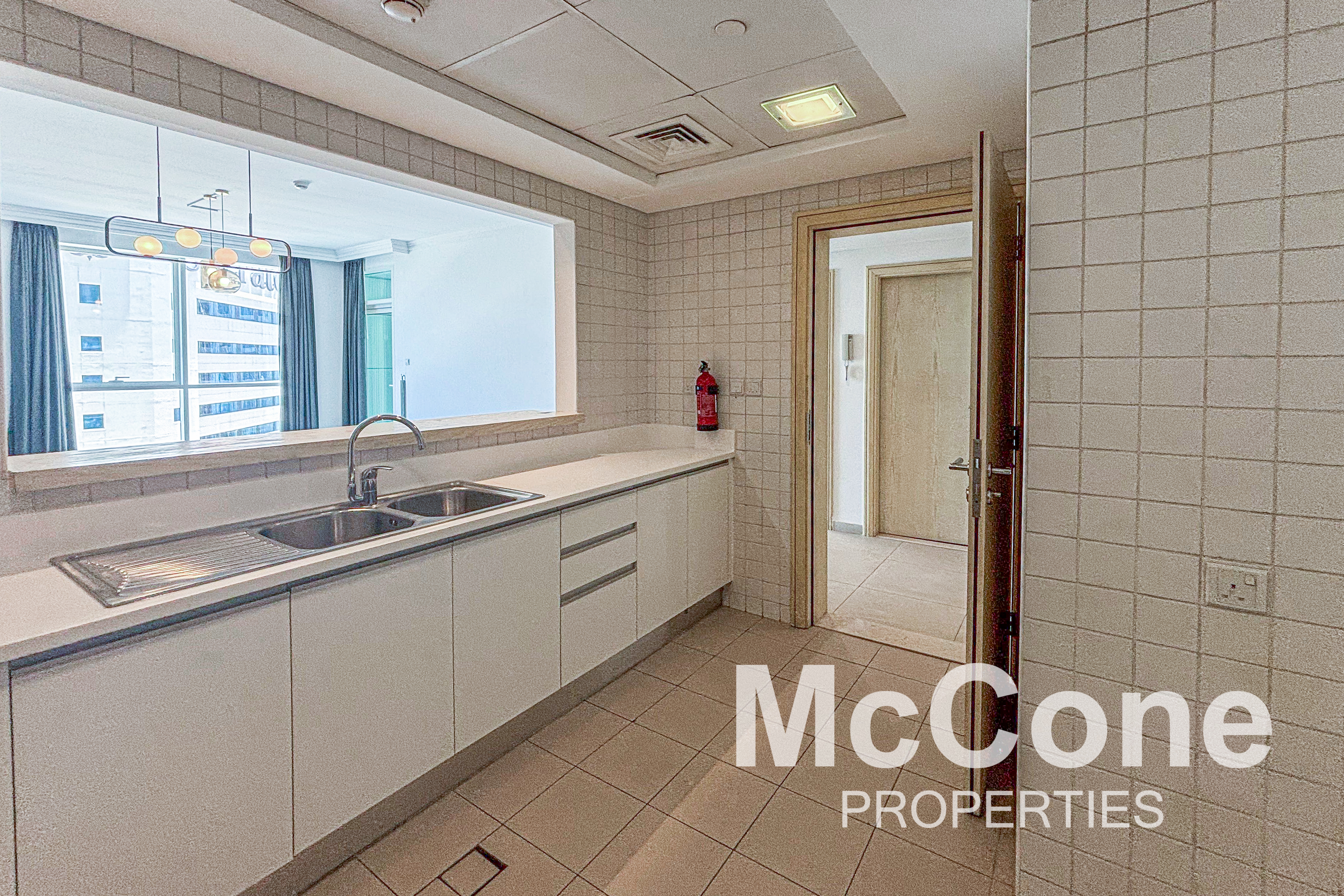 1 Bedroom Apartment for Rent in Al Bateen Residences, Jumeirah Beach Residence — photo 8 of 11